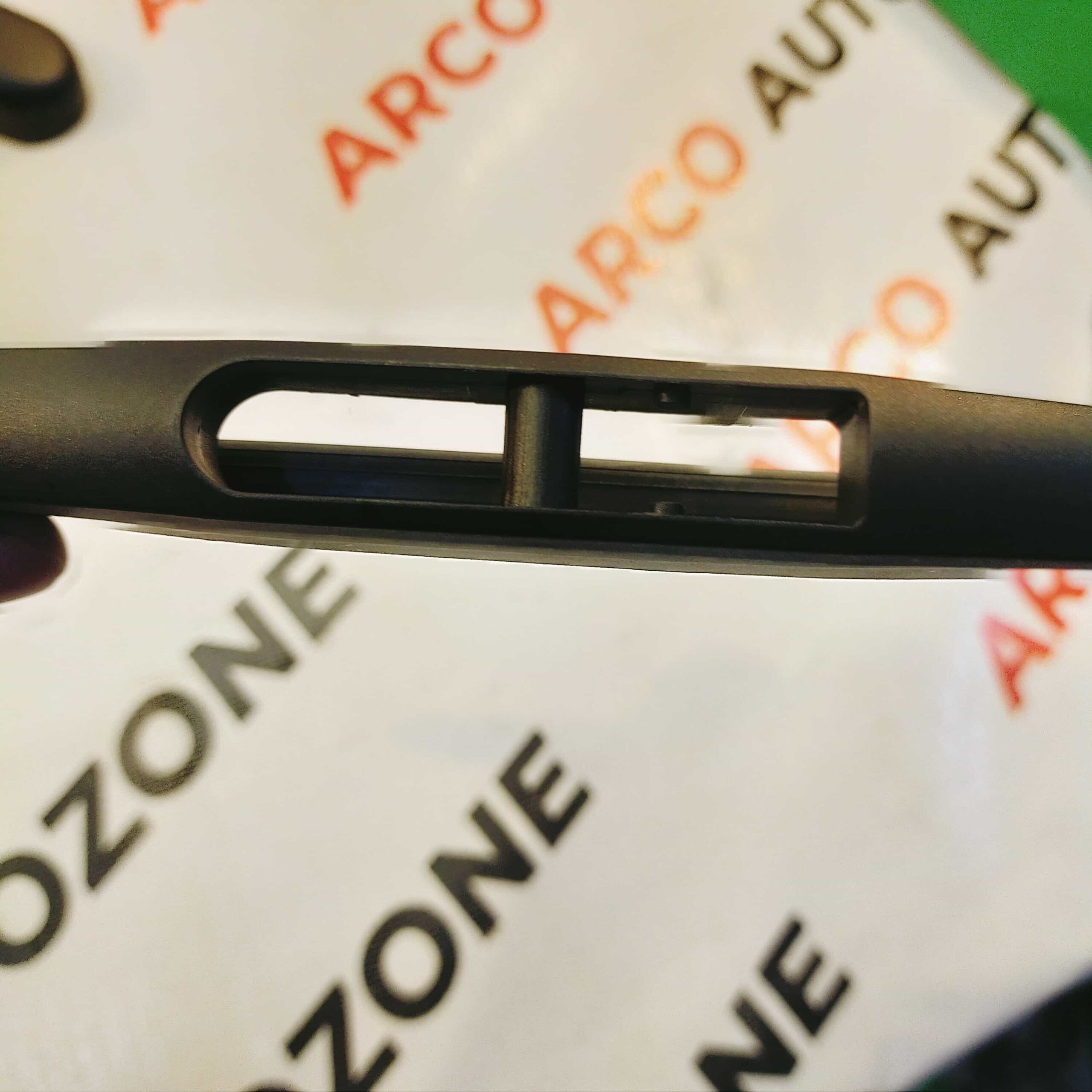 REAR WIPER BLADE WITH ARM