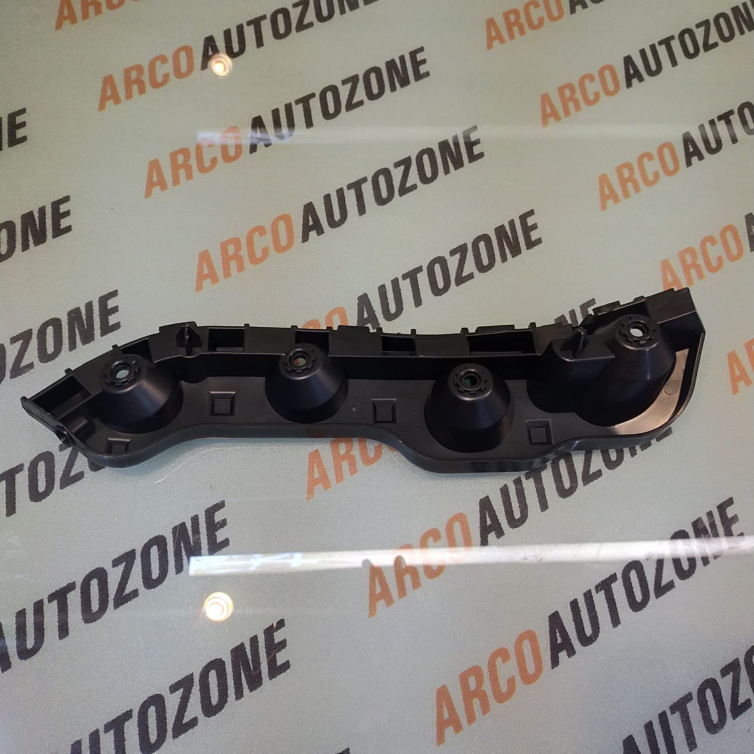 FRONT BUMPER BRACKET TERRANO LEFT 622230113R