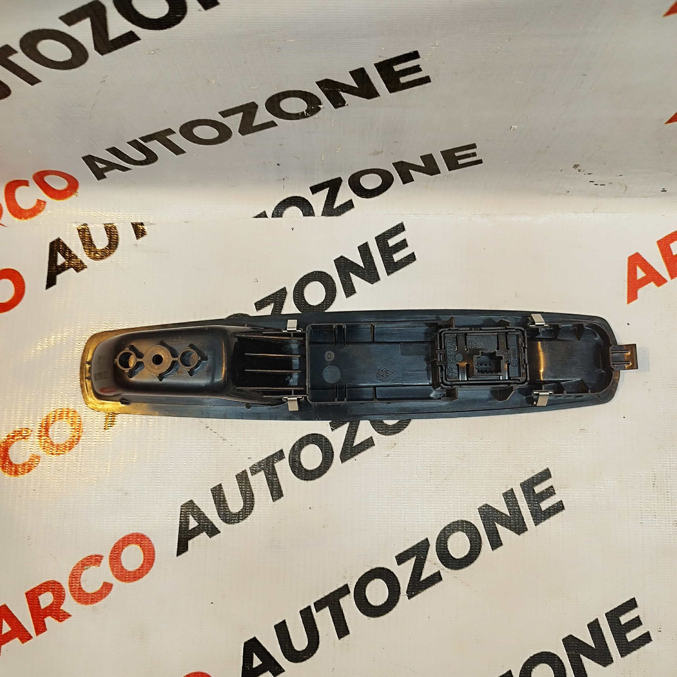 POWER WINDOW SWITCH SINGLE FLUENCE FRONT RIGHT BLACK RENAULT 809600018R