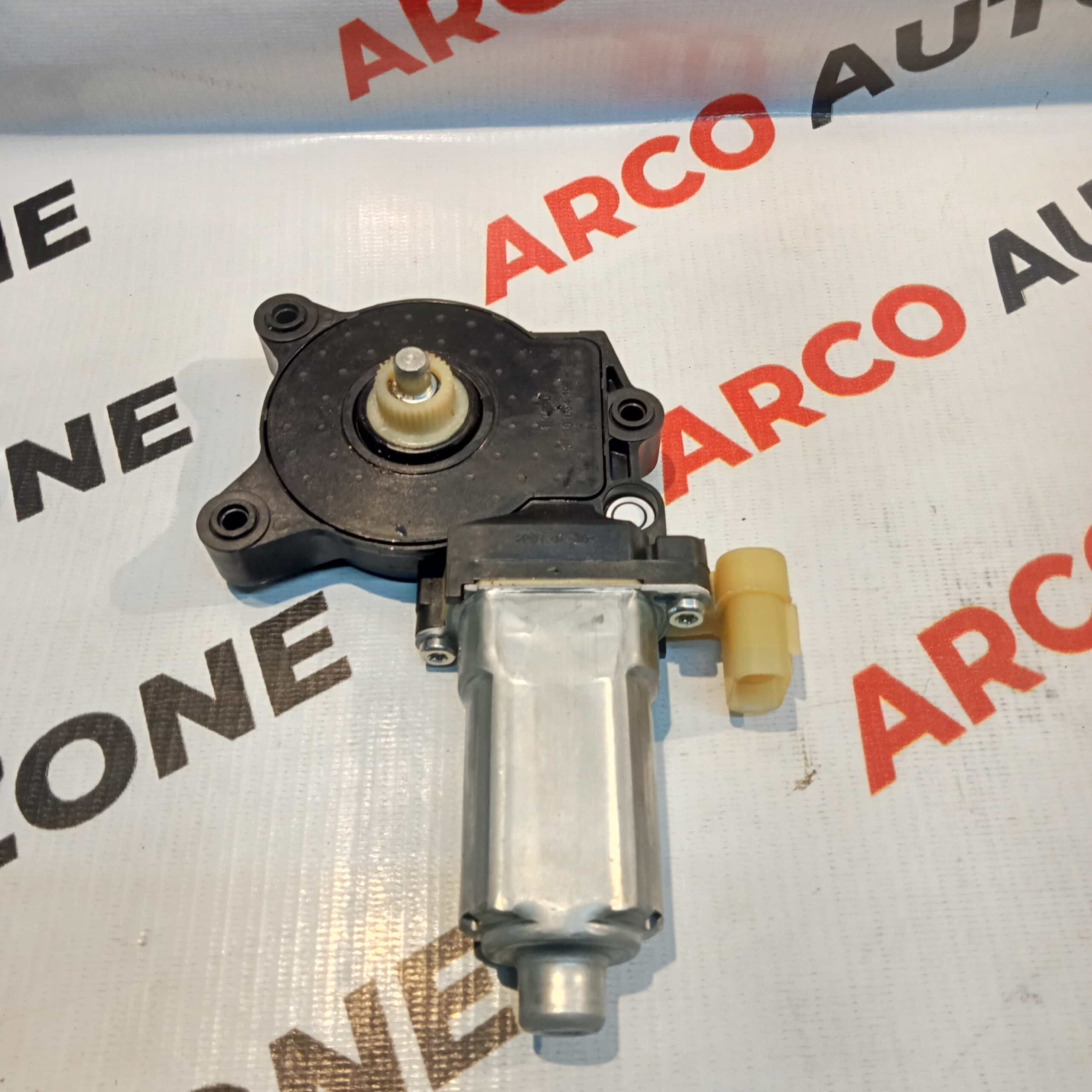 POWER WINDOW MOTOR I10 2007 TO 13 FRONT RIGHT HYU 988200X110