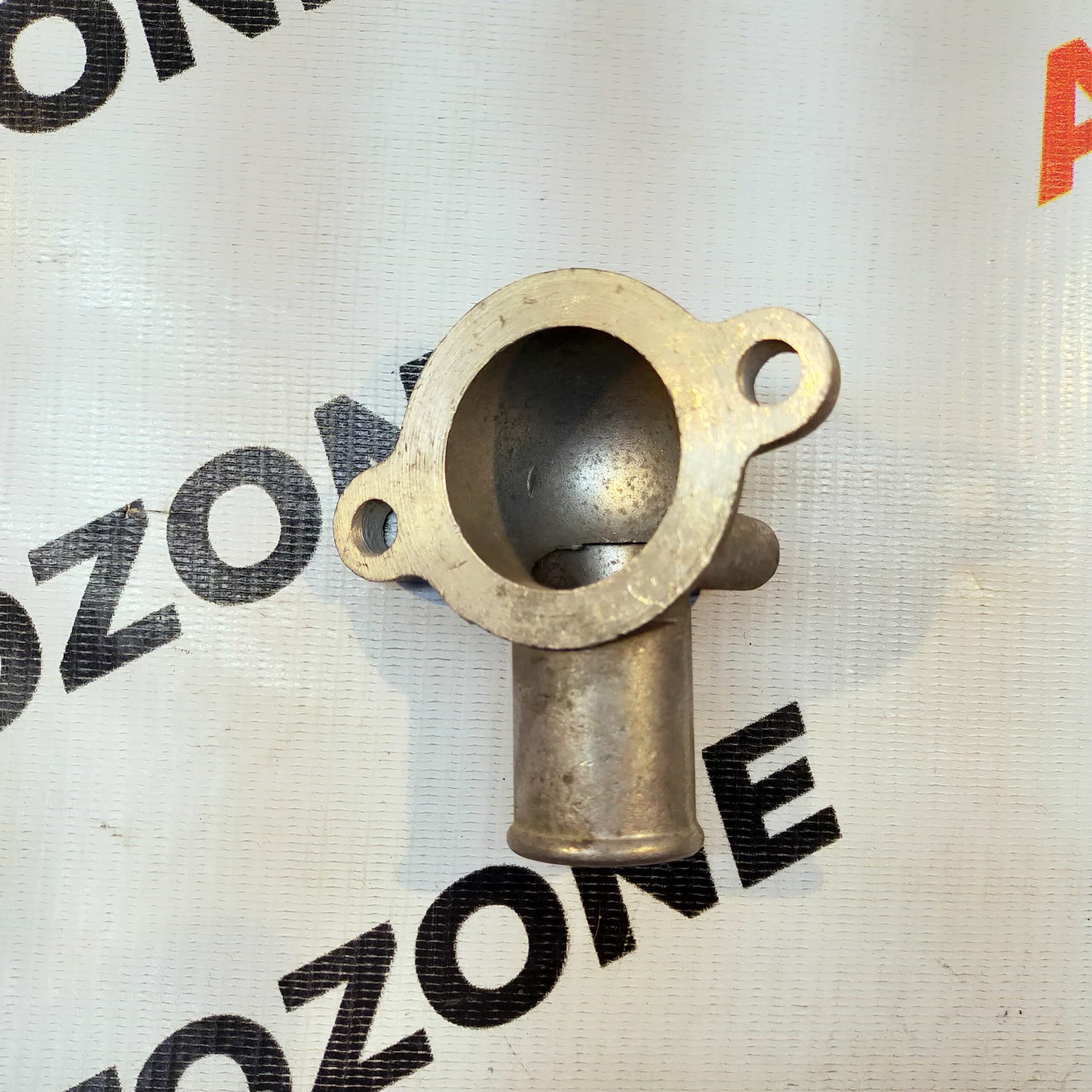 WATER ELBOW OUTLET VAN T2 MPFI