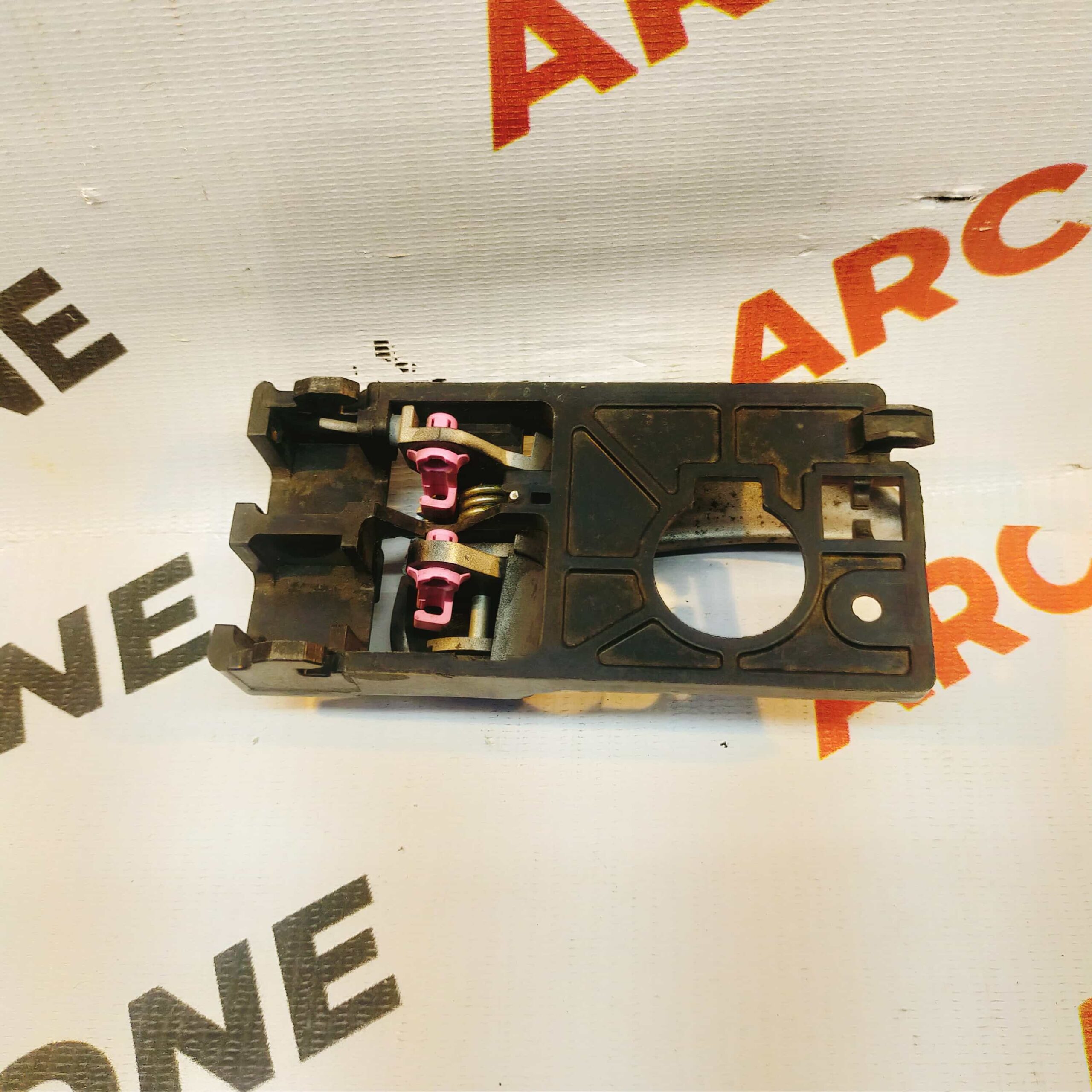 RC LEVER INNER HANDLE I10 SILVER LEFT HYU 826130X020