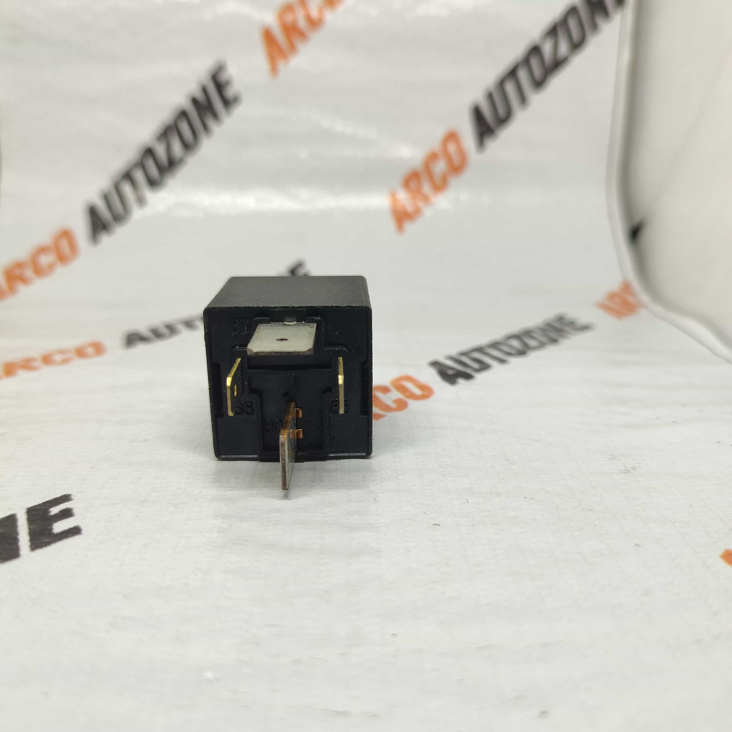 RELAY MINI 4 PIN 2 LEG BIG 2 SMALL