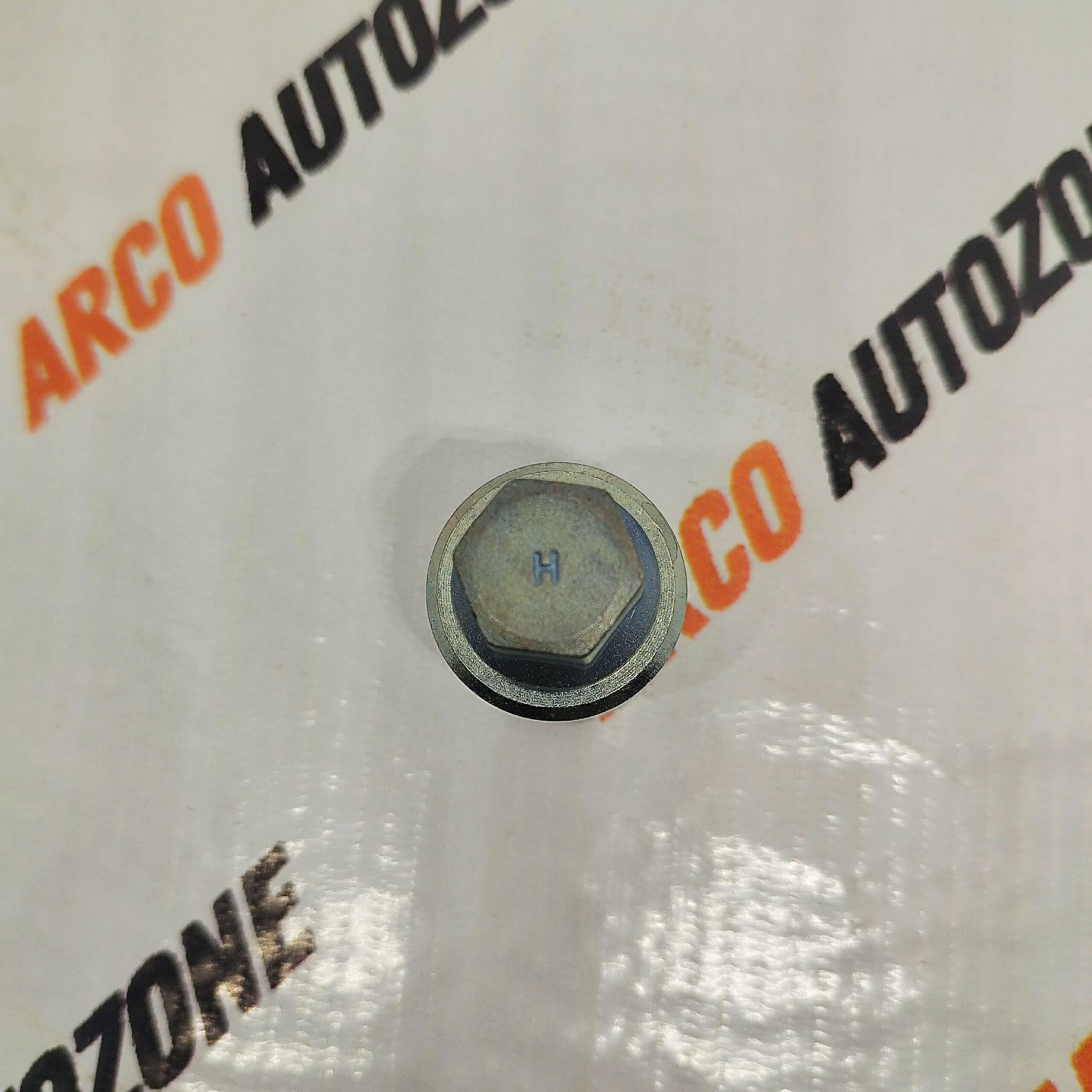 SPECIAL WHEEL NUT AUDI 3 H