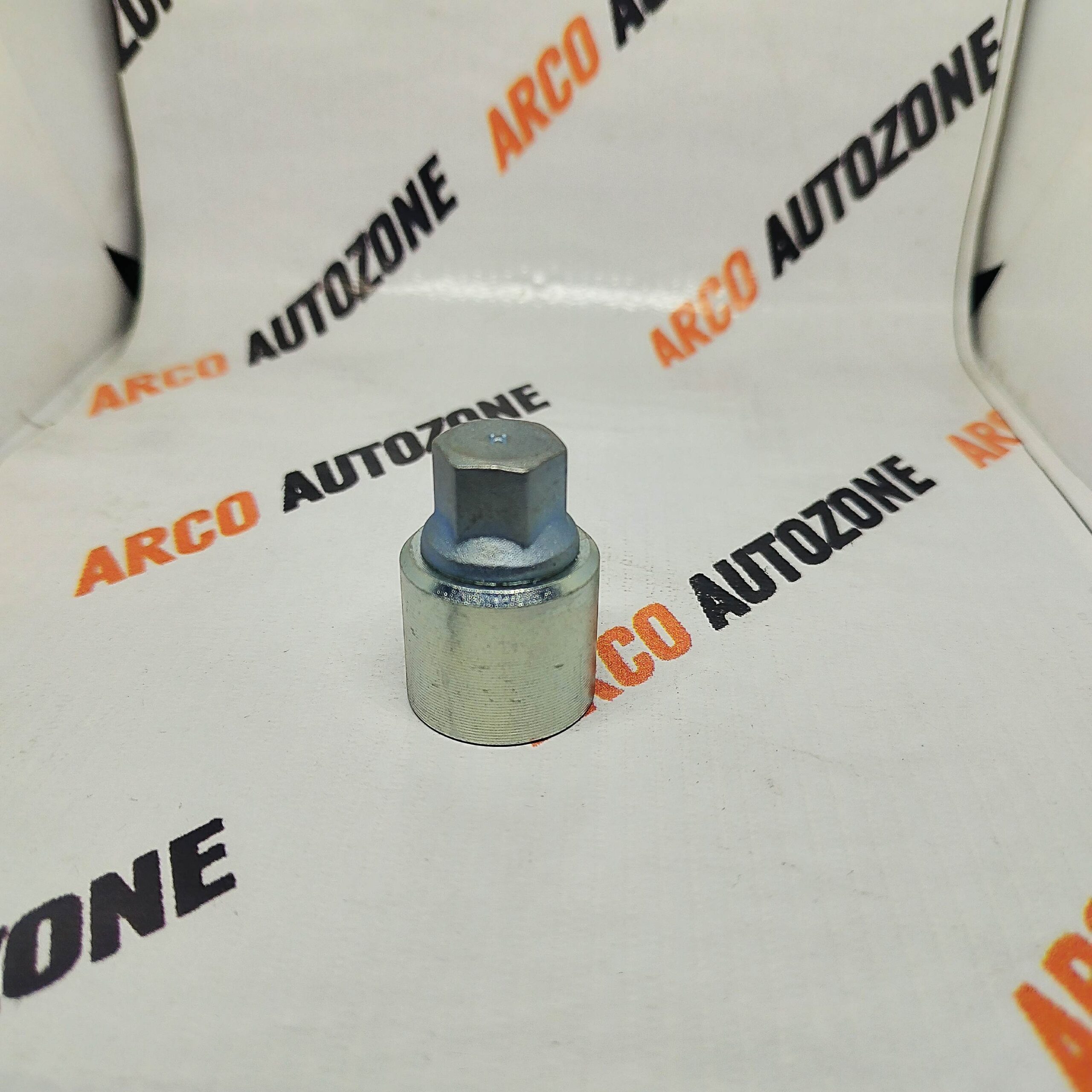 SPECIAL WHEEL NUT AUDI 3 H