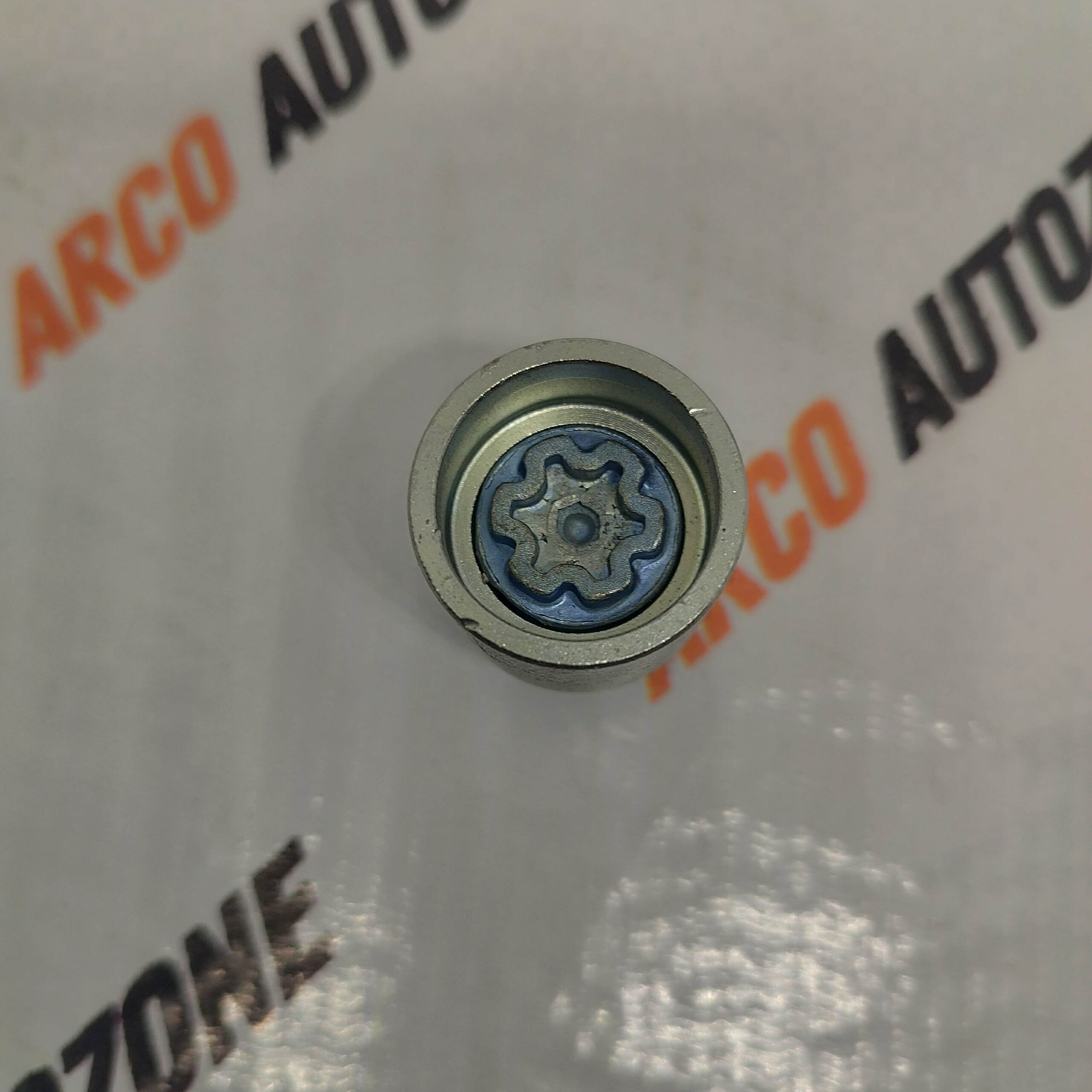 SPECIAL WHEEL NUT AUDI 3 H