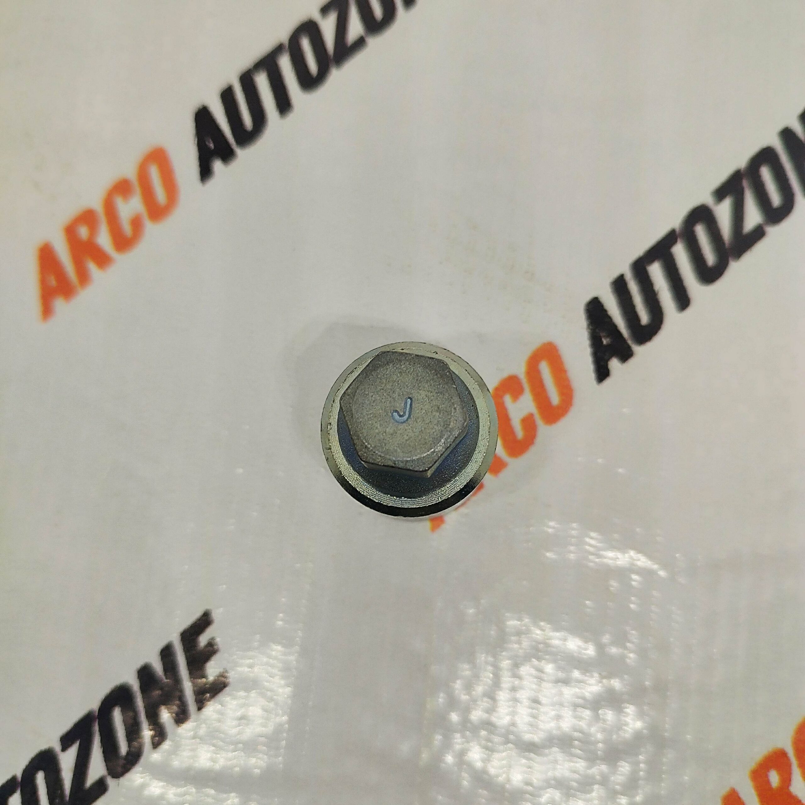 SPECIAL WHEEL NUT AUDI 4 J