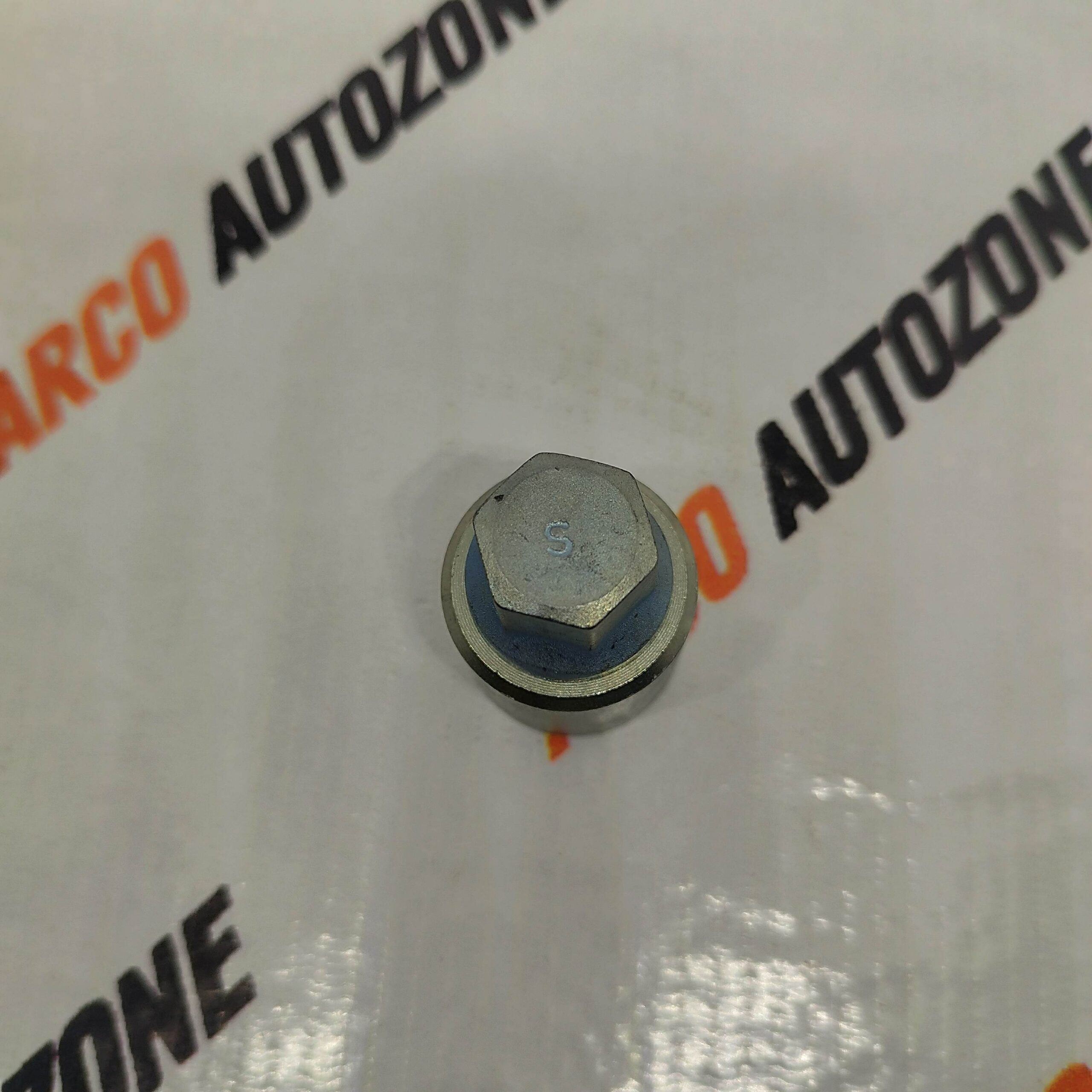 SPECIAL WHEEL NUT AUDI 6 S