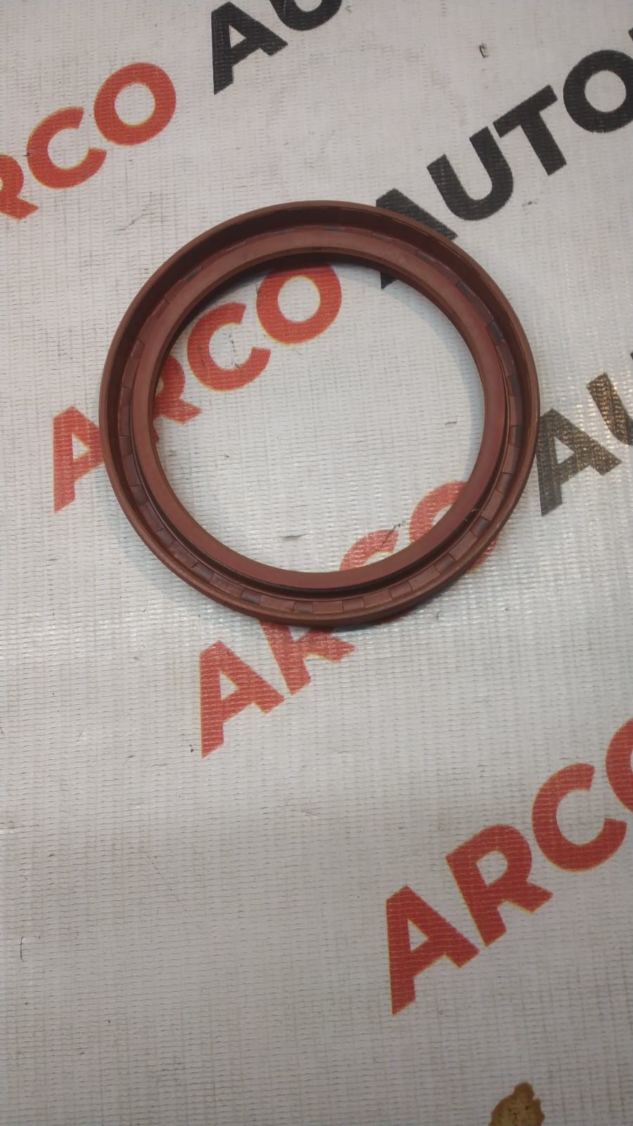 MAIN OIL SEAL SCORPIO