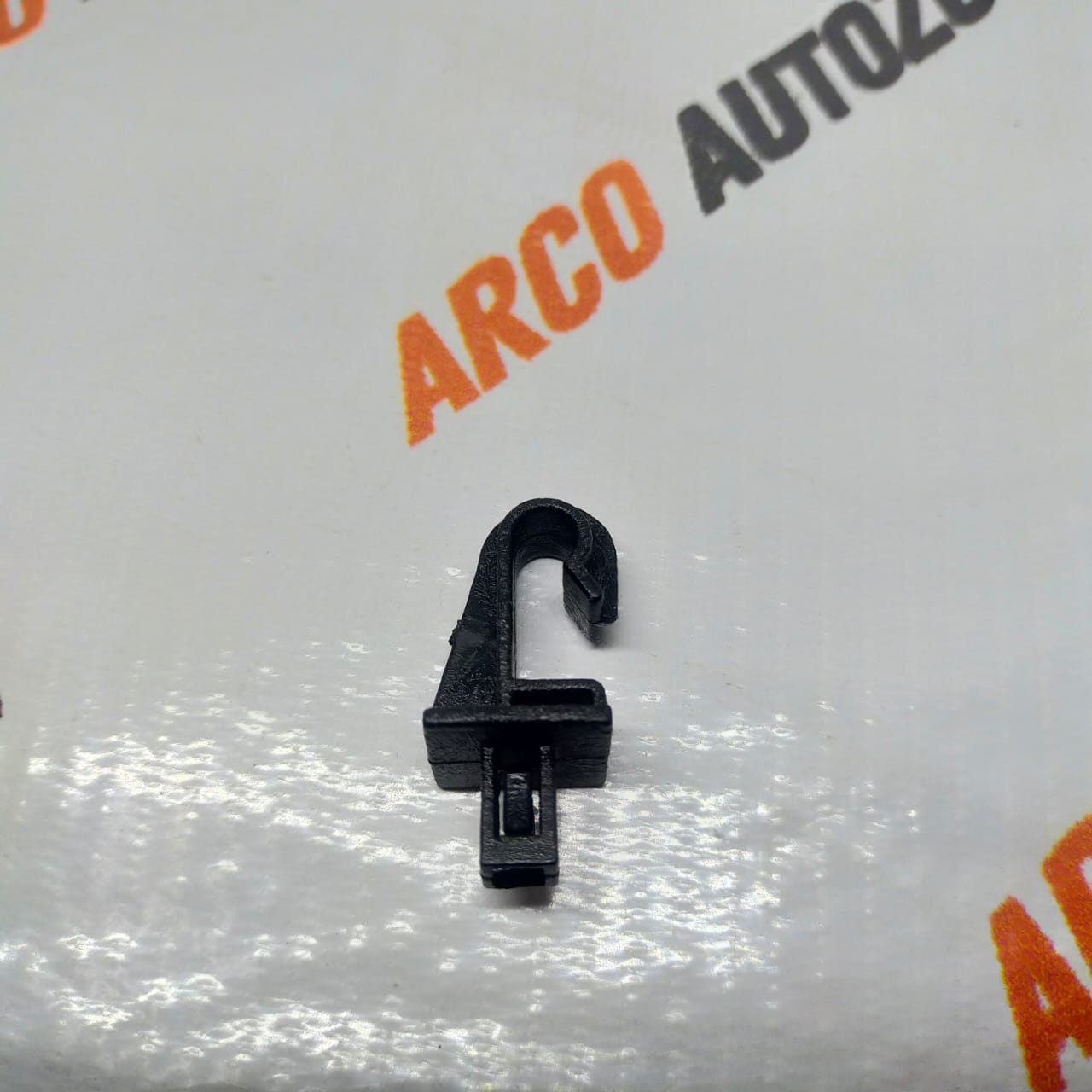 BONNET ROD LOCK SWIFT BLACK MARUTI ALL 72312M68K00