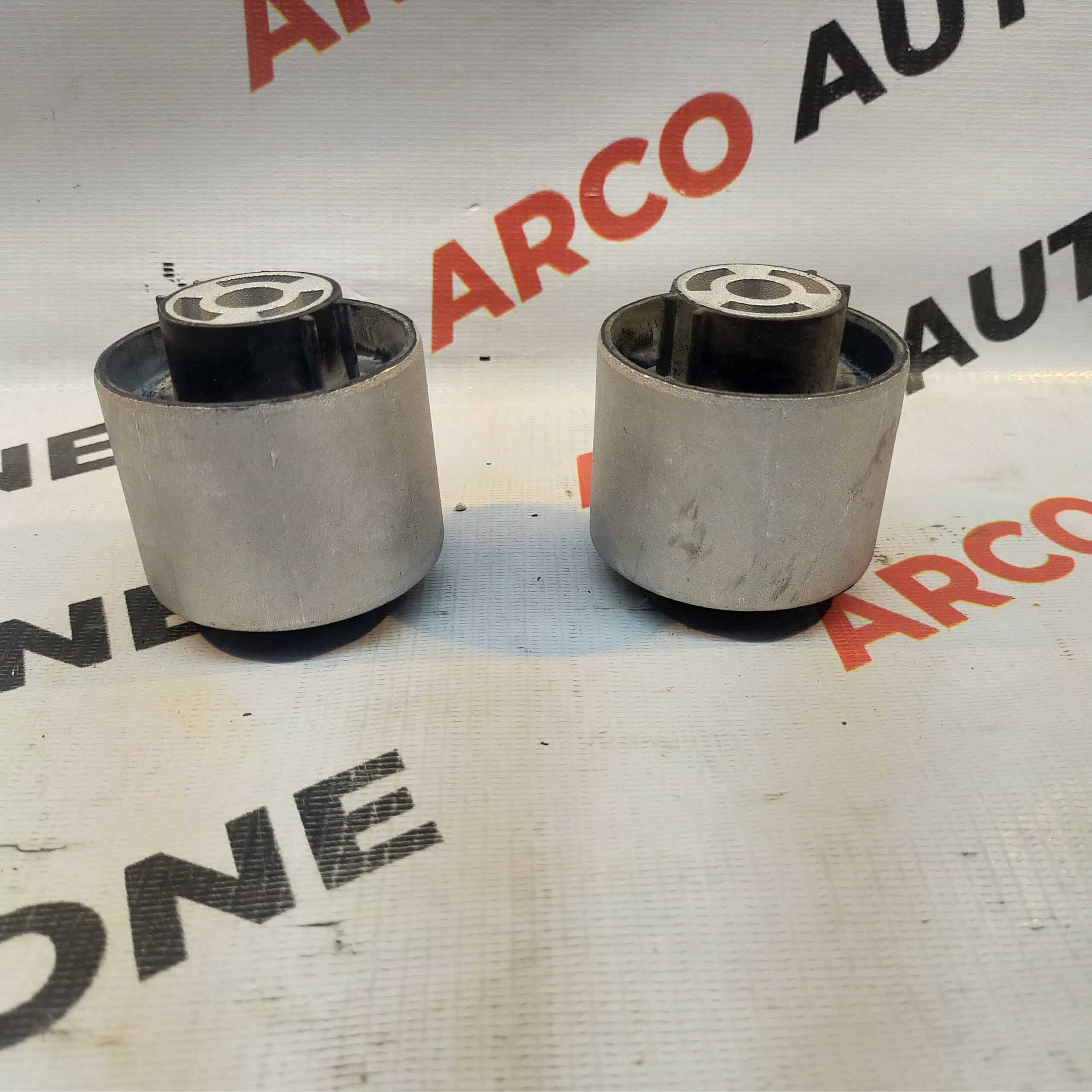 REAR DEAD AXEL BUSH LAURA Q3 JETTA OSSCA 1K0505541D