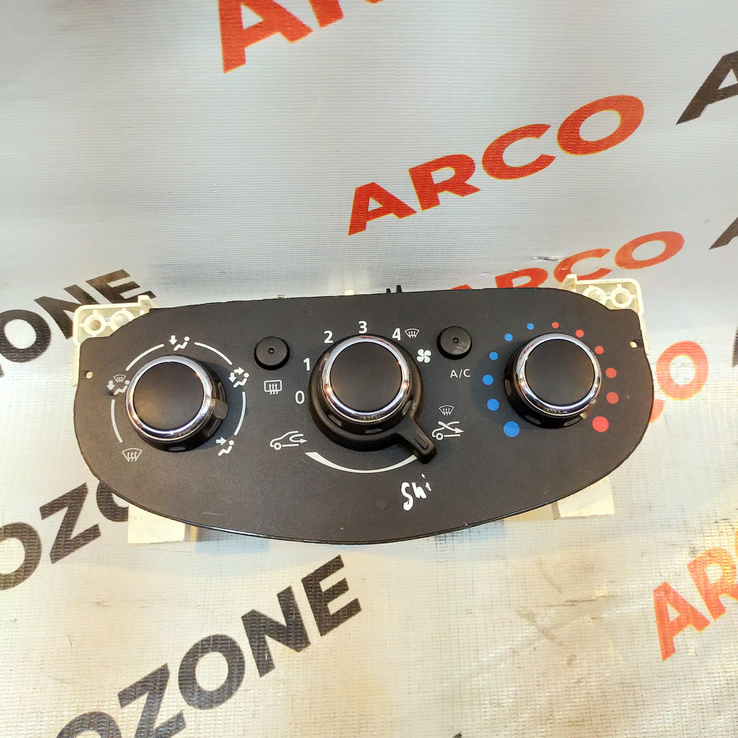 AC PANNEL DUSTER MANUAL WITH REAR AC BUTTON