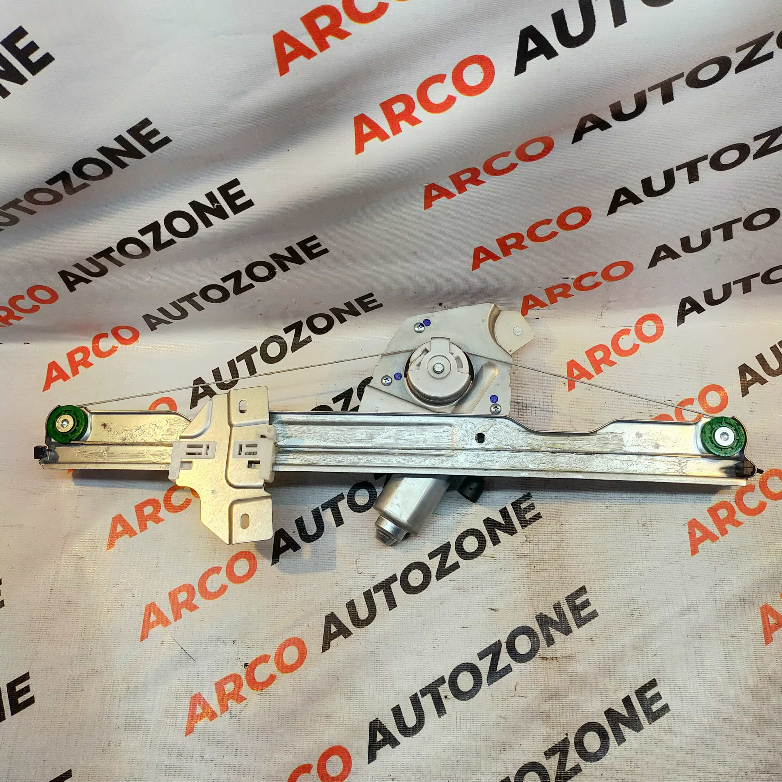 GLASS MACHINE DUSTER TERRANO WITH MOTOR FRONT RIGHT