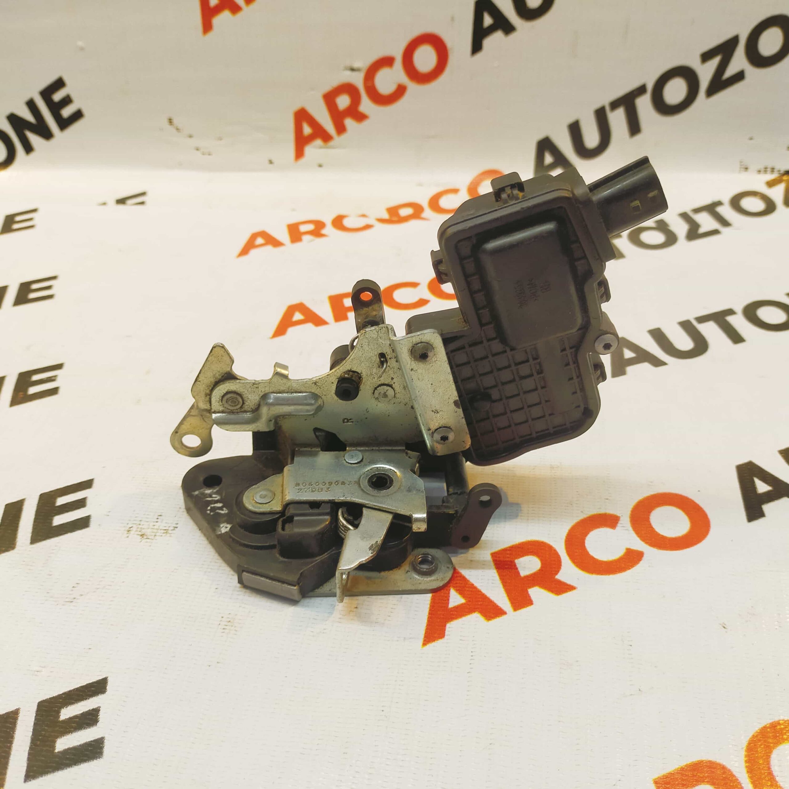 DOOR LATCH KWID FRONT RIGHT RENAULT 806009083R