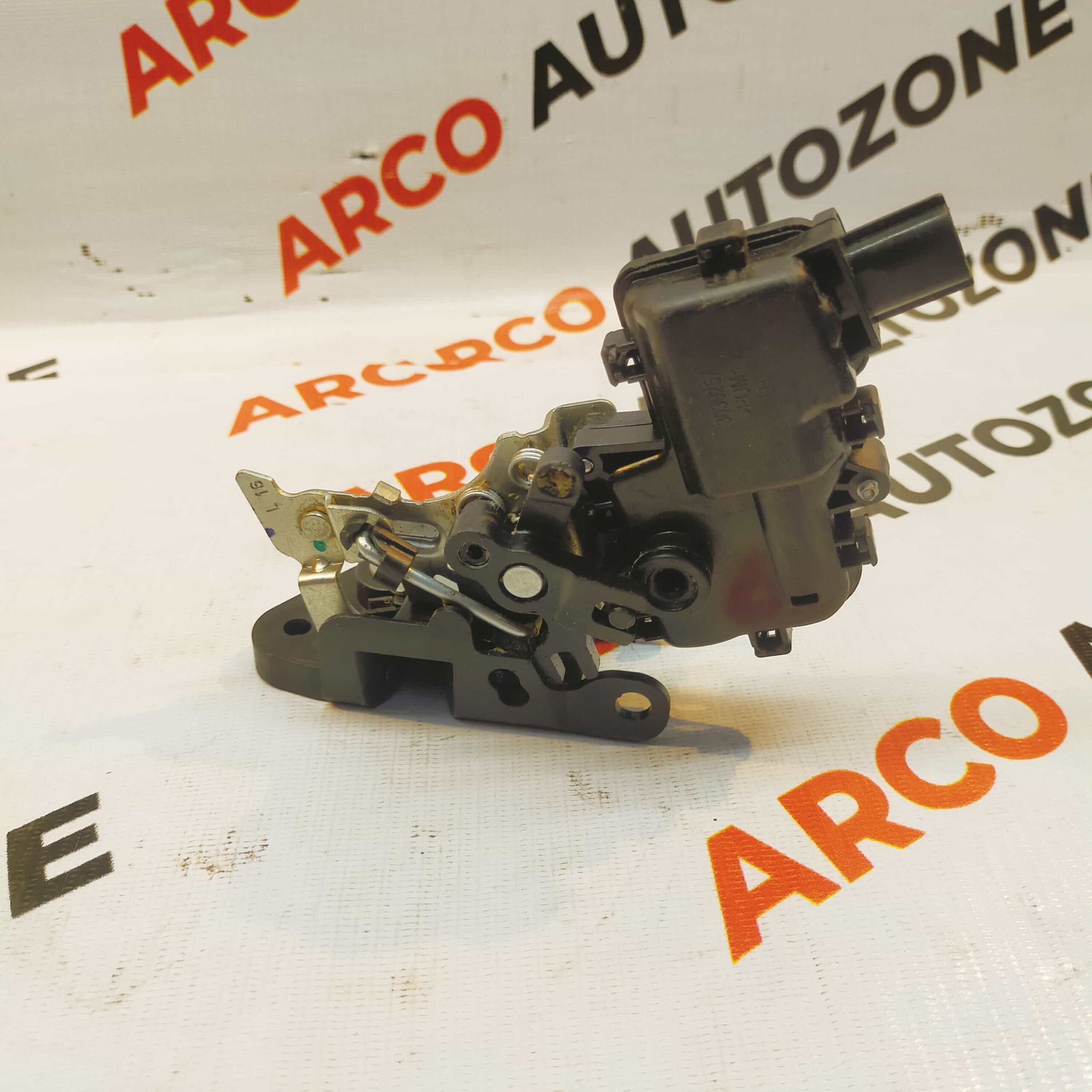 DOOR LATCH KWID FRONT LEFT RENAULT 806012438R