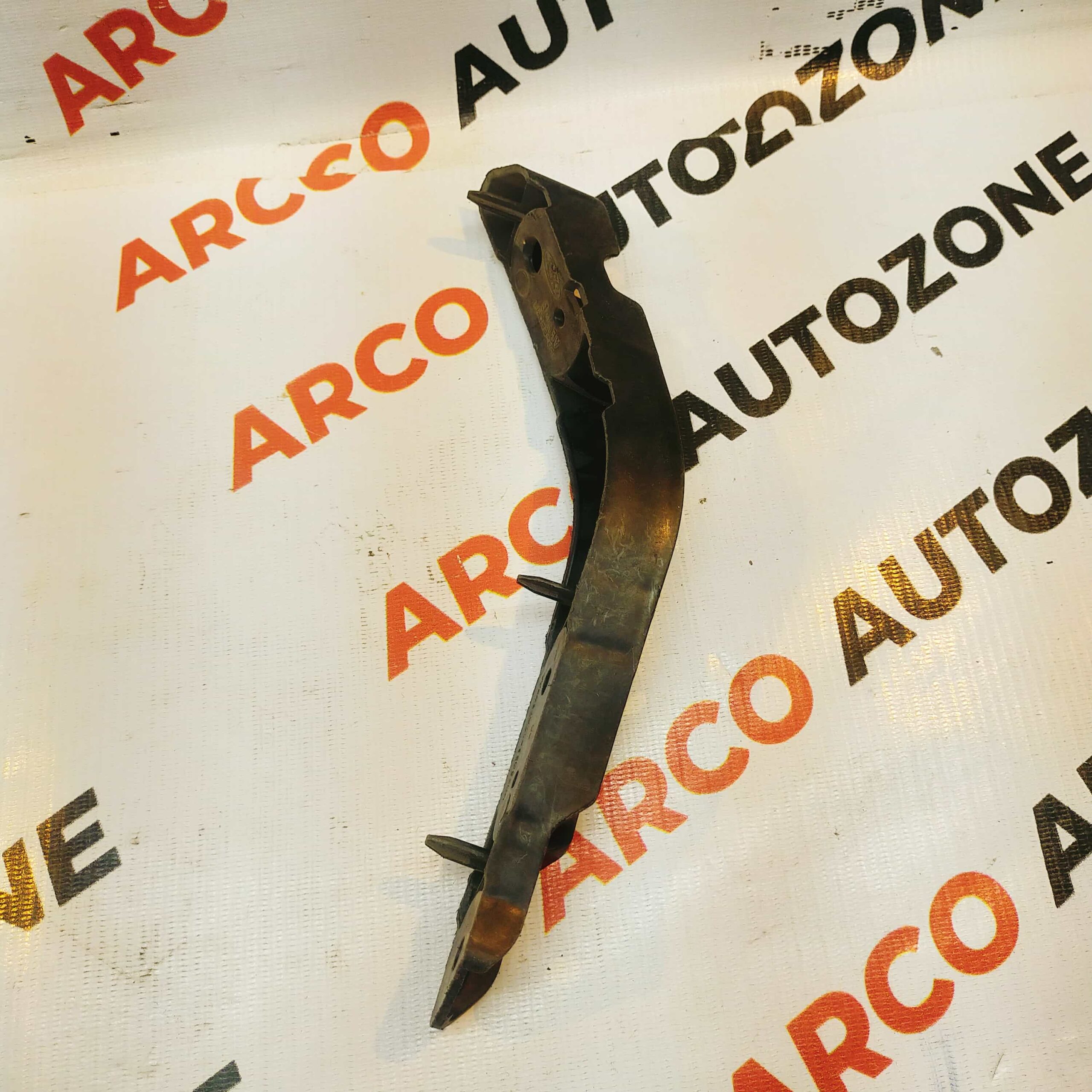 FRONT BUMPER BRACKET FIESTA LEFT