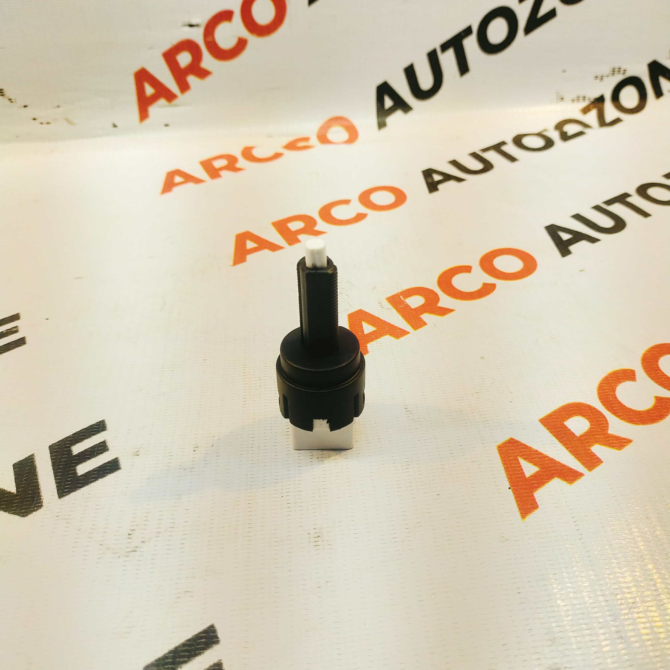 BRAKE SWITCH AMAZE WHITE 2 PIN IMP 35350SMA013