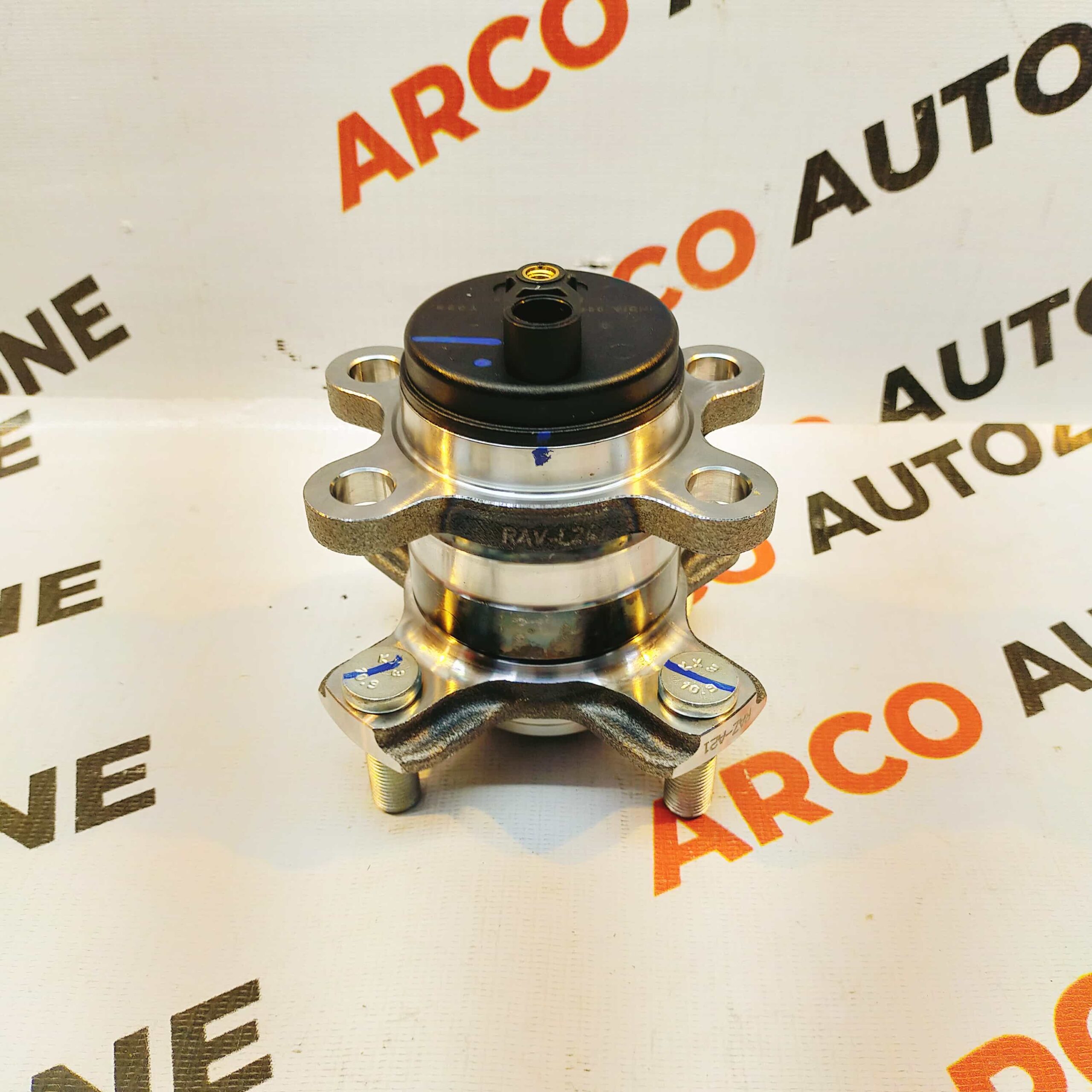 REAR WHEEL HUB