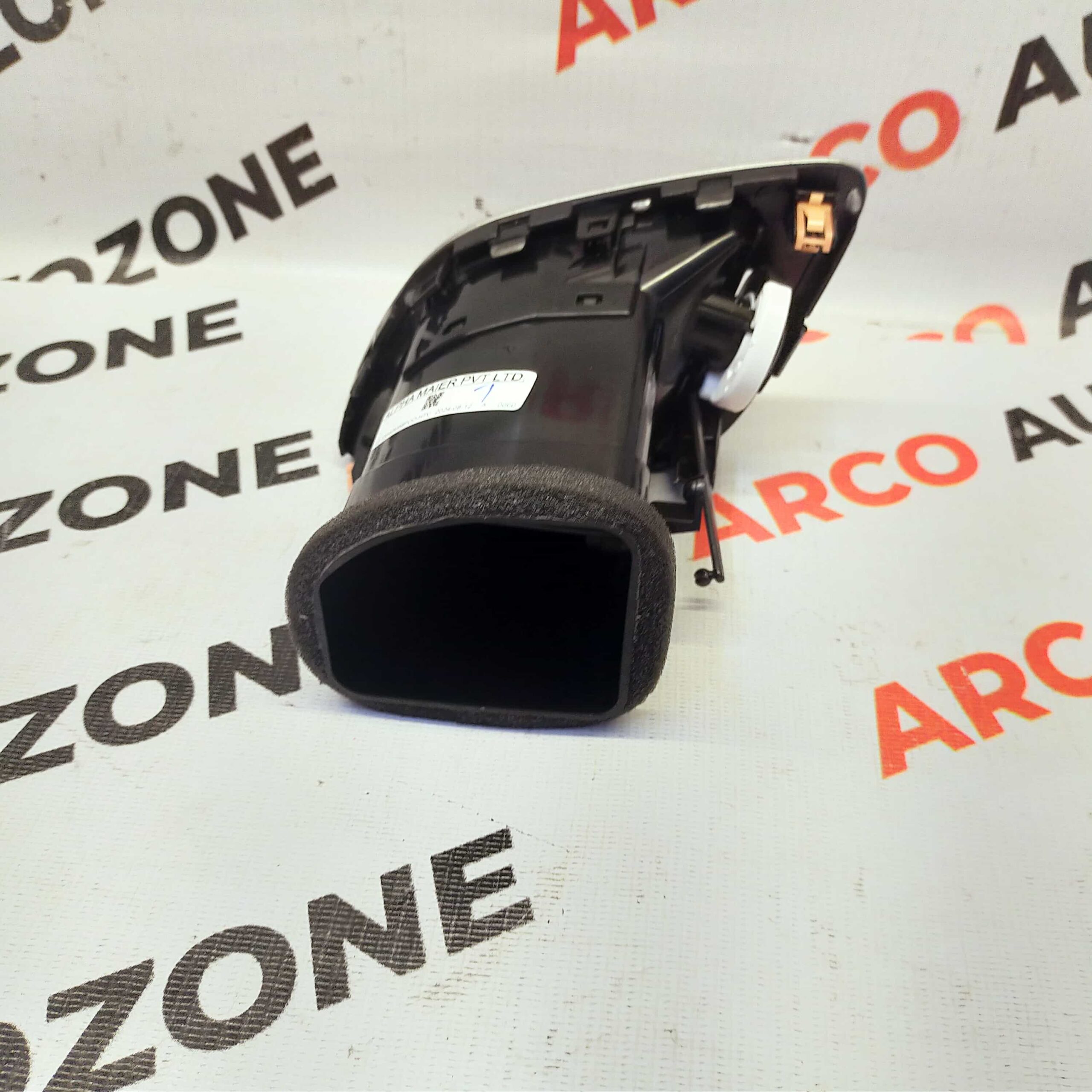 AC VENT BALENO LEFT SILVER MGP 73640M68P00HTV