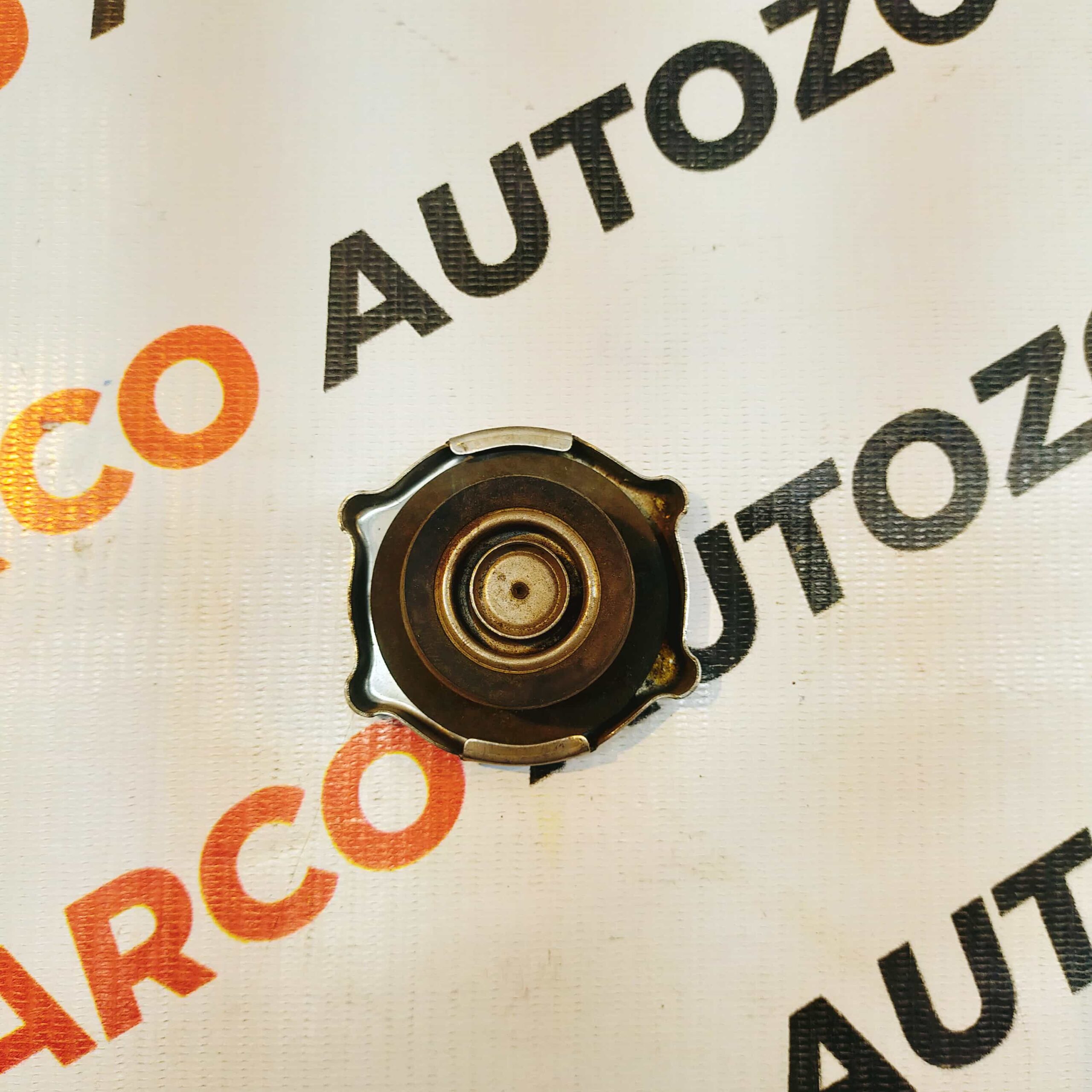 RADIATOR CAP SCORPIO BOLERO OLD H8 16LBS TVS 05278697AA