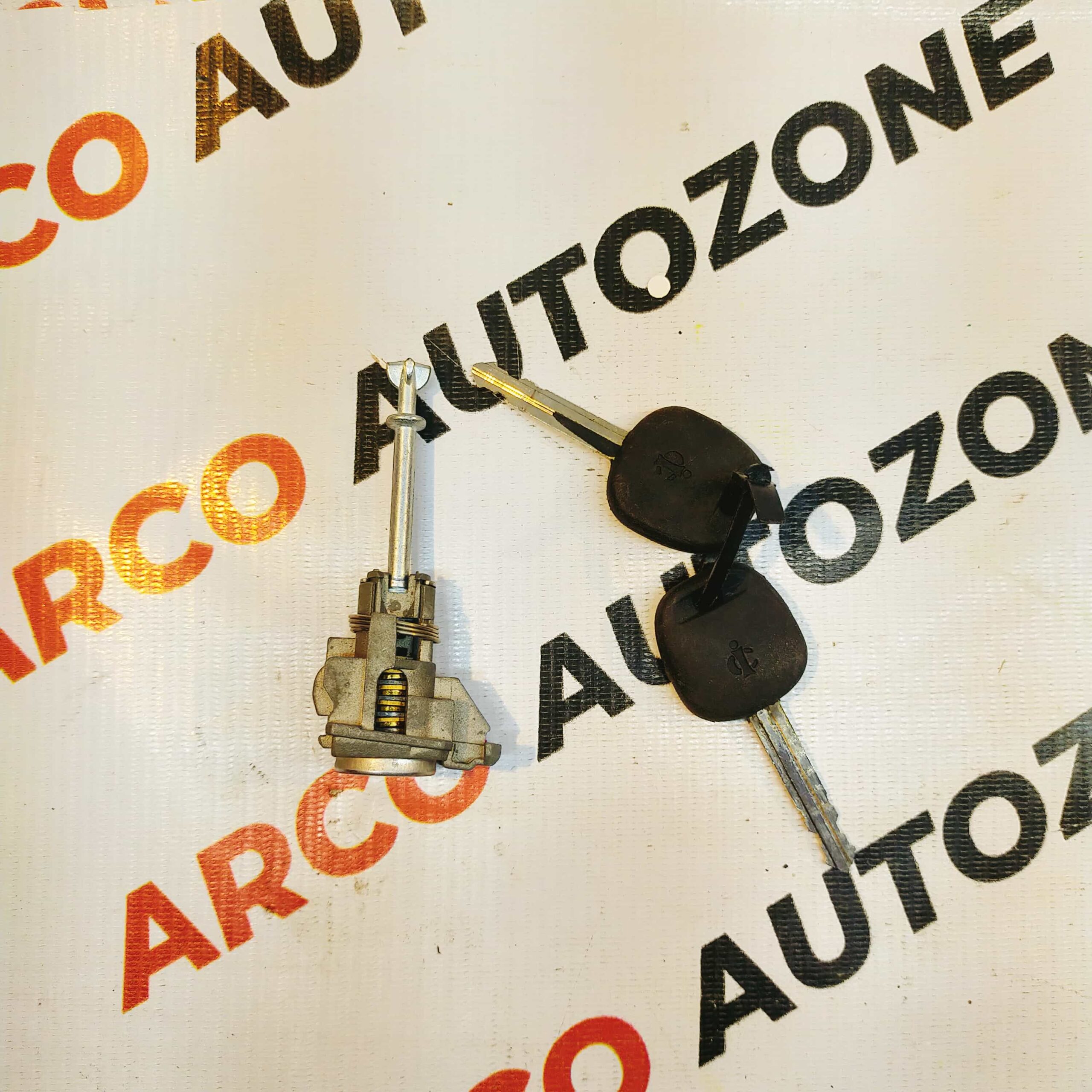 LOCK SINGLE INNOVA FRONT RIGHT DOOR