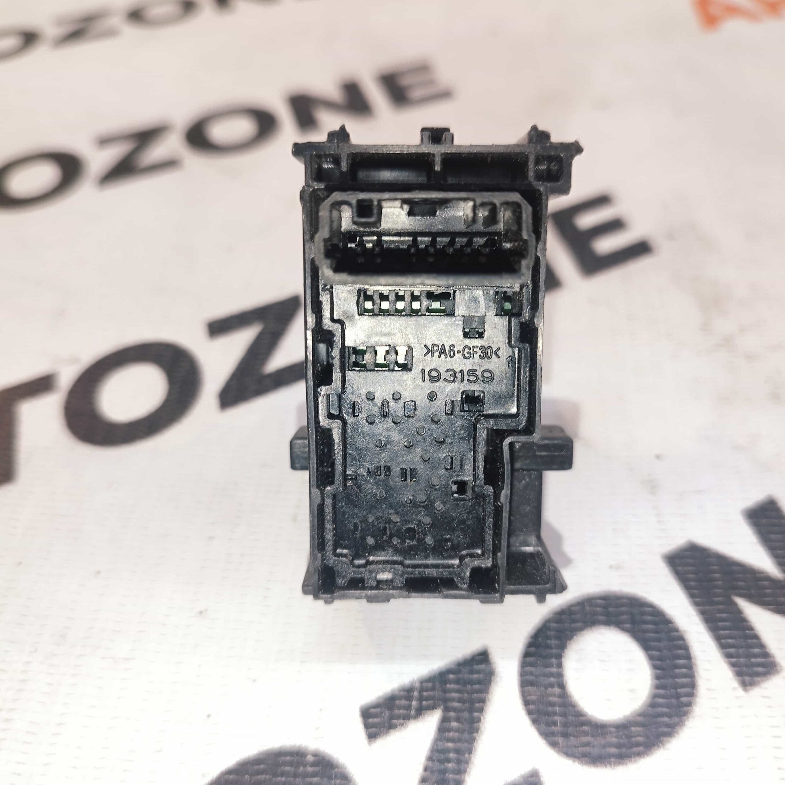 POWER WINDOW SWITCH SINGLE CRYSTA FORTUNER 16