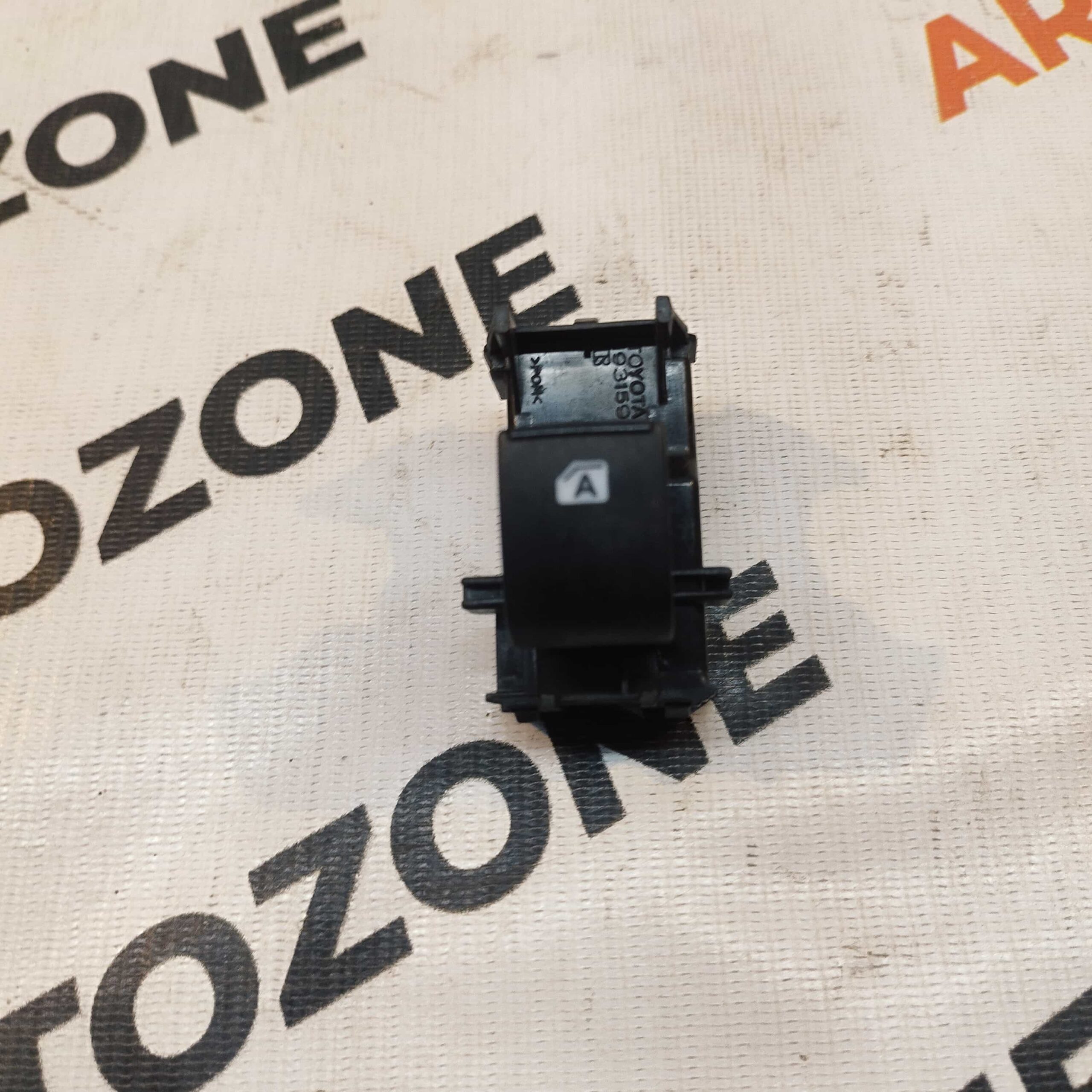 POWER WINDOW SWITCH SINGLE CRYSTA FORTUNER 16