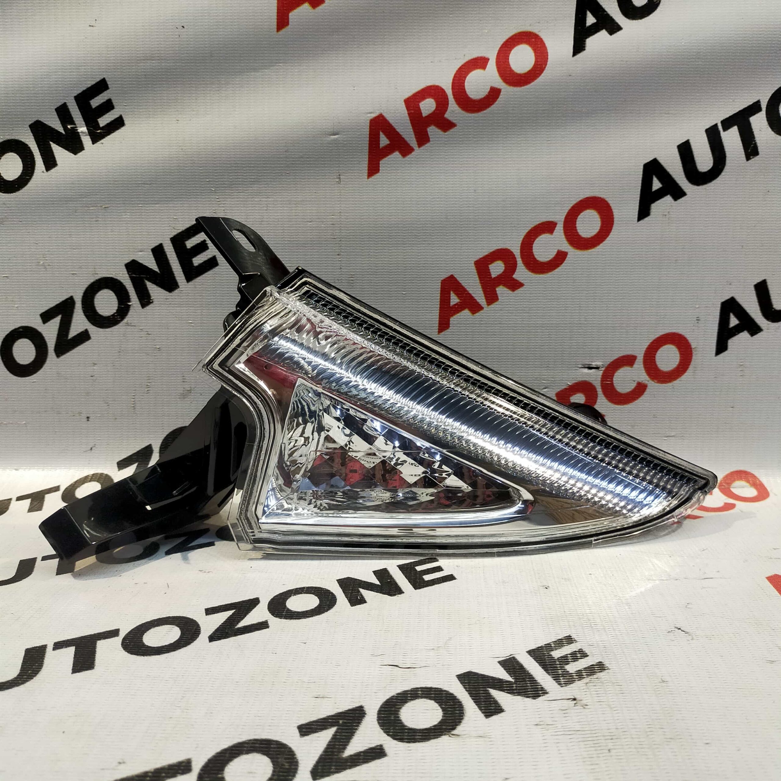 LIGHTING HEAD LIGHT CORNER ETIOS CROSS LEFT TOYOTA 521030D020