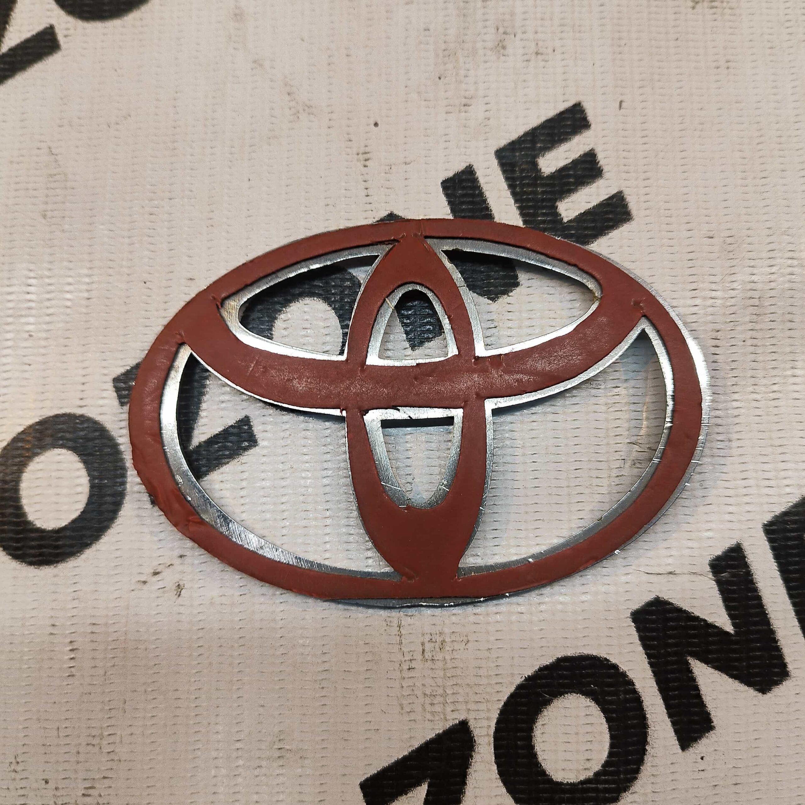 DICKY LOGO INNOVA QUALIS