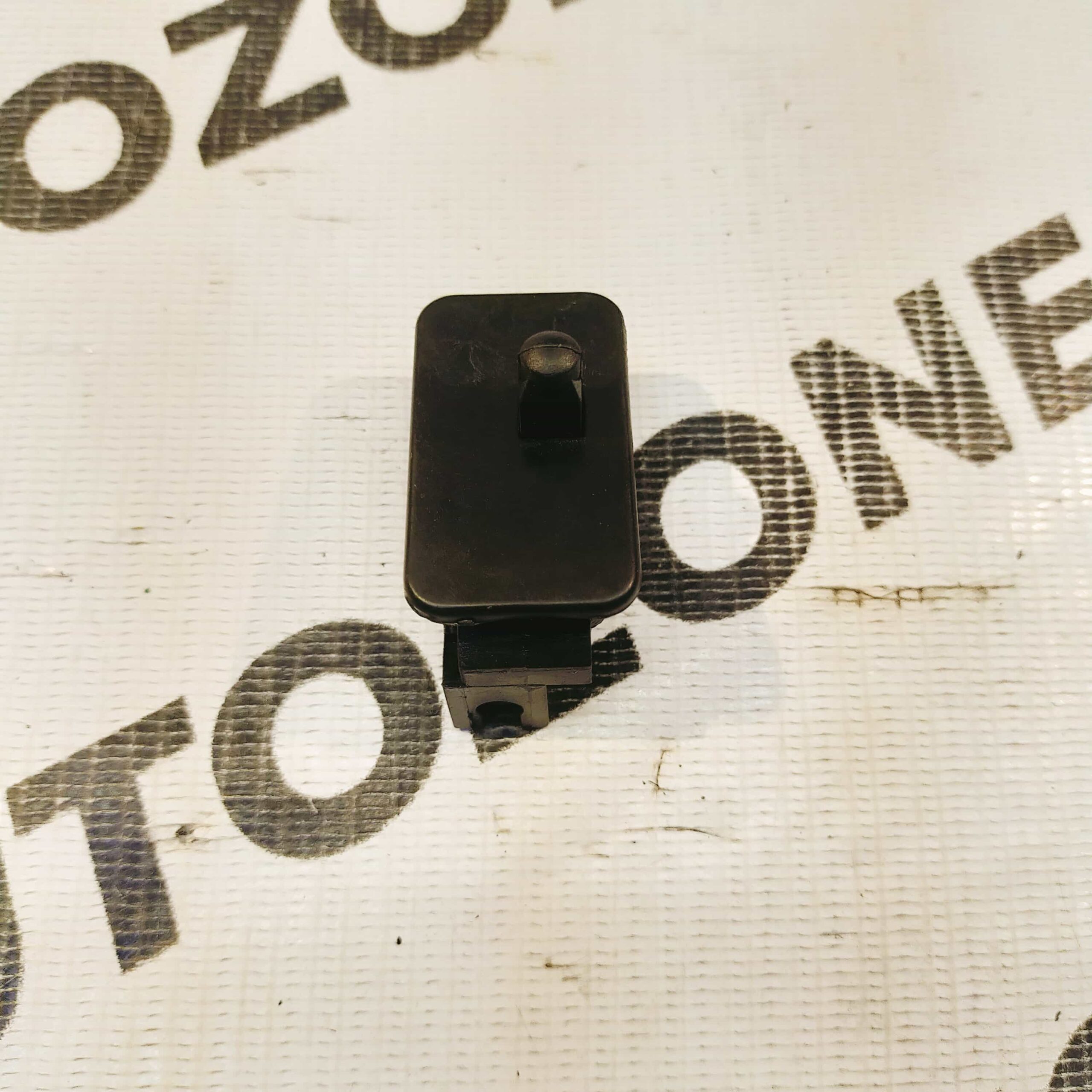 FUEL LID OPNER LOCK
