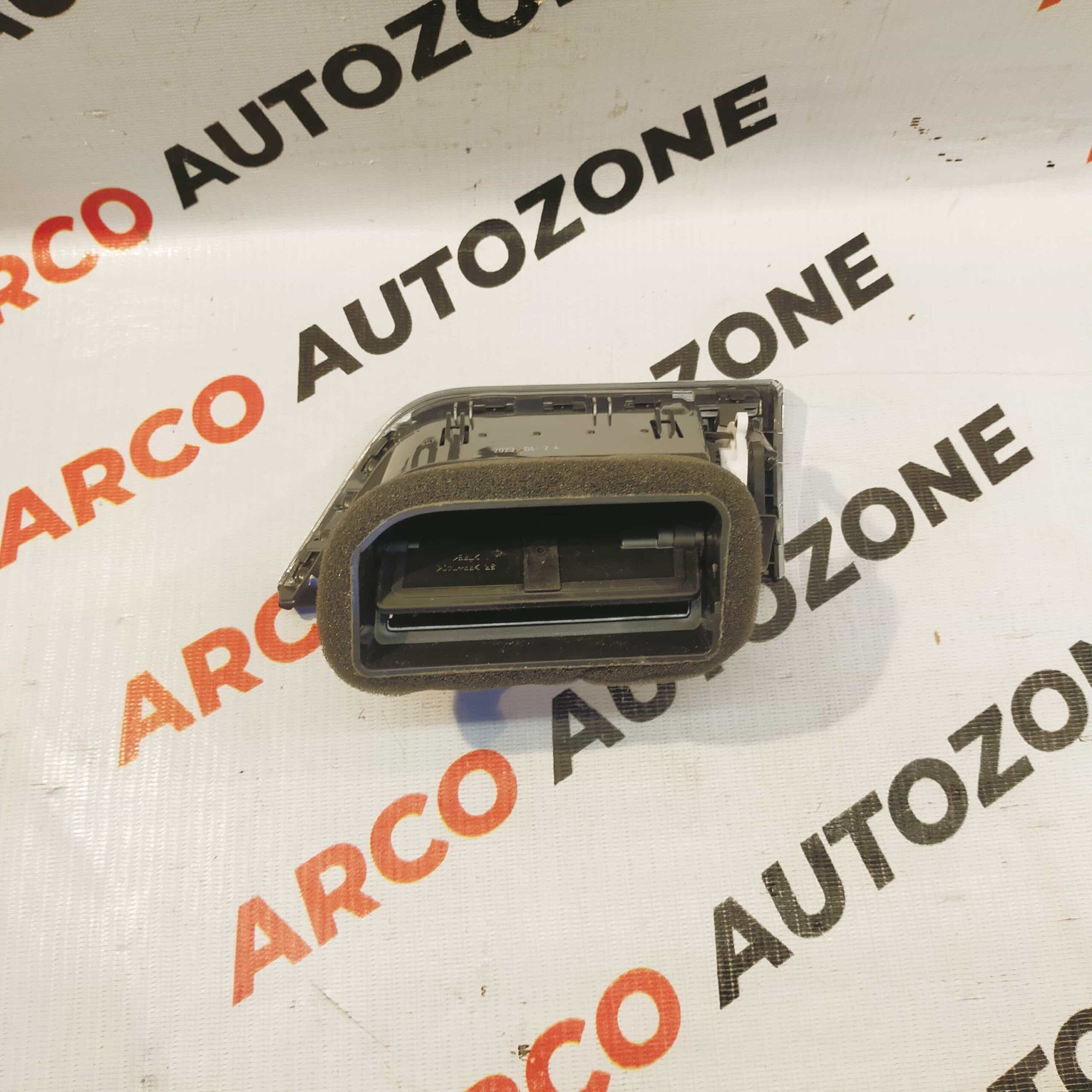 AC VENT RIGHT OCTAVIA 13 5E3 IMP 5E0819702