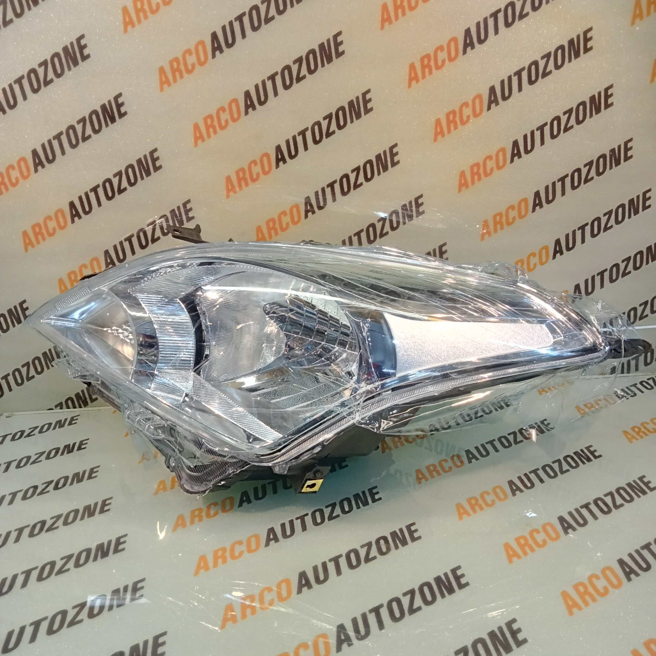 LIGHTING HEAD LIGHT BALENO 17 LEFT WITH MOTOR LUMAX 133HLABLNML