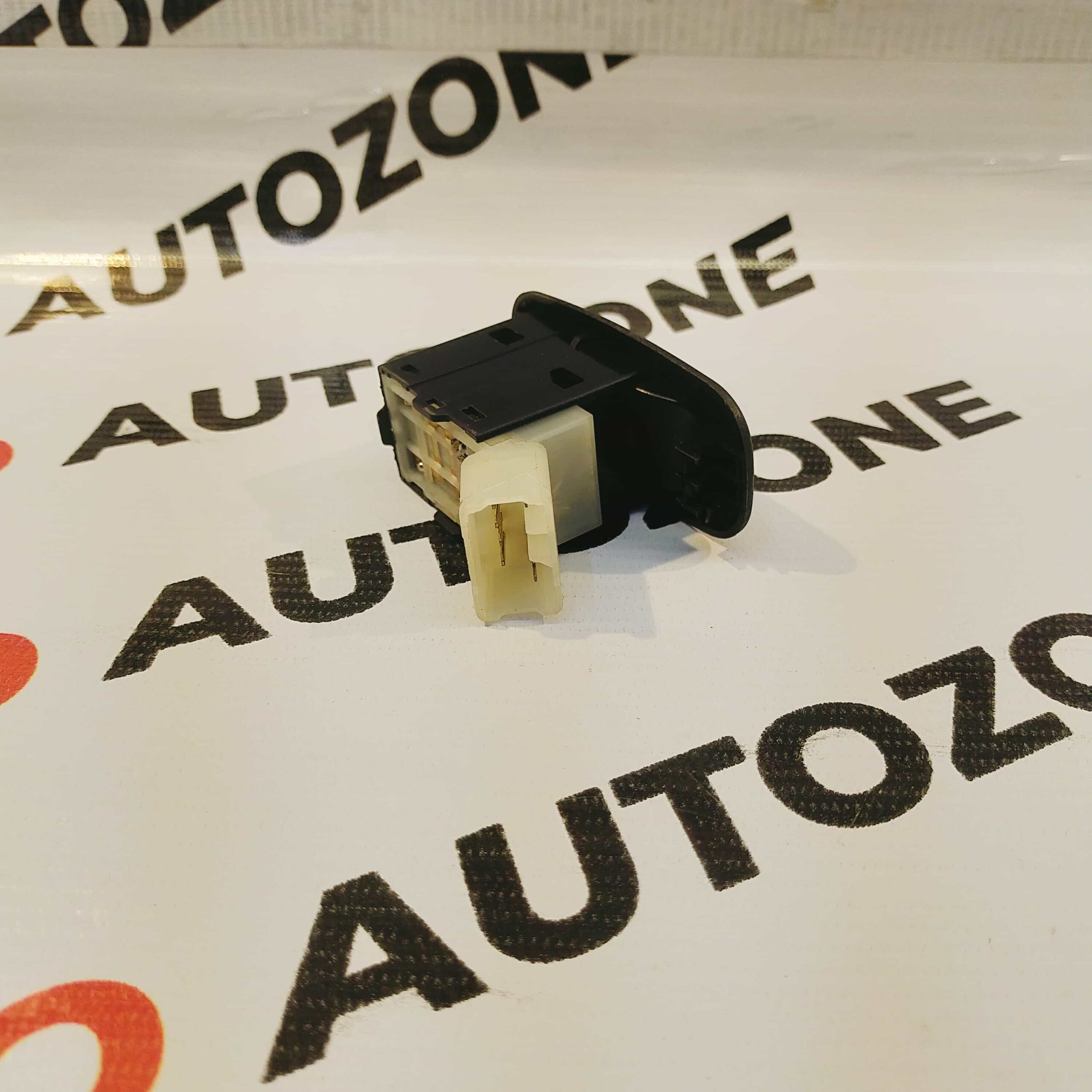 POWER WINDOW SWITCH SINGLE SCORPIO 7 PIN IMP