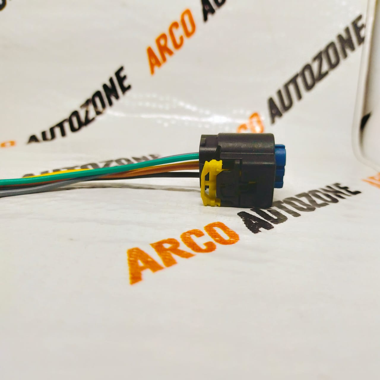 ELECTRONIC COMPONENTS WIRING HARNESS COUPLER AIR MASS SENSOR THAR XUV500 XUV700 SCORPIO 5 PIN