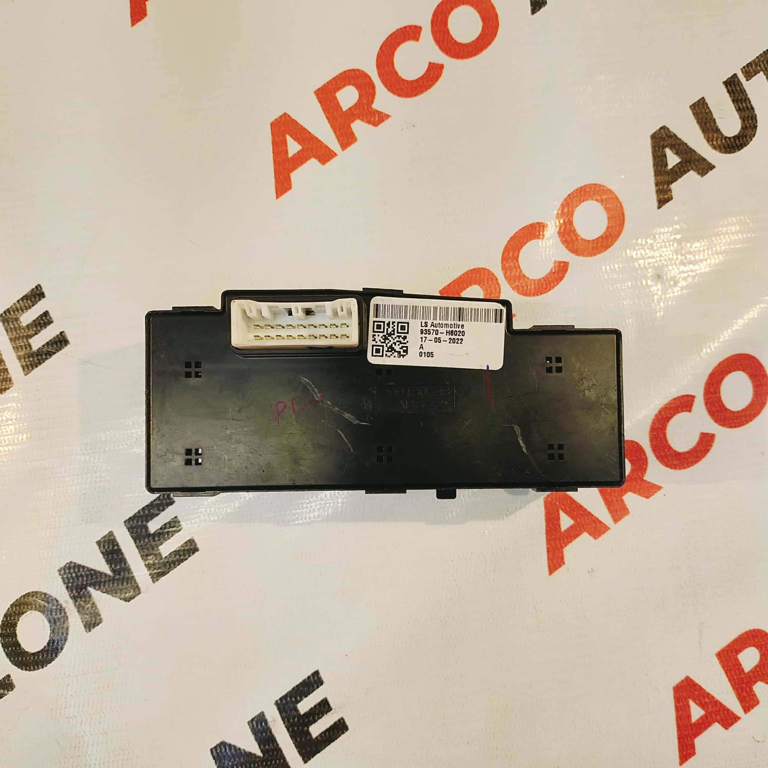 POWER WINDOW SWITCH MAIN VERNA 18 HYU 93570H6000