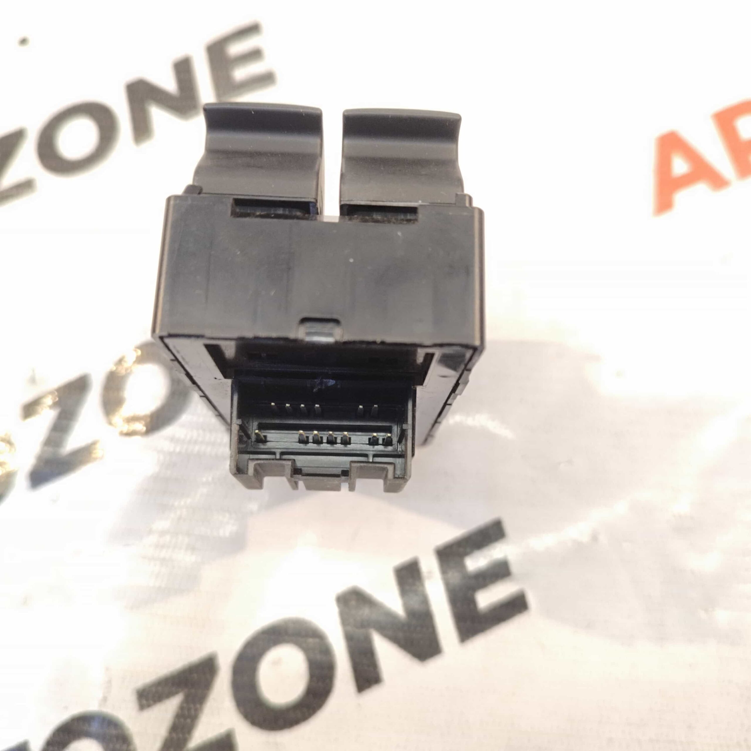 POWER WINDOW SWITCH MAIN PUNCH ALTROZ TATA 299104565