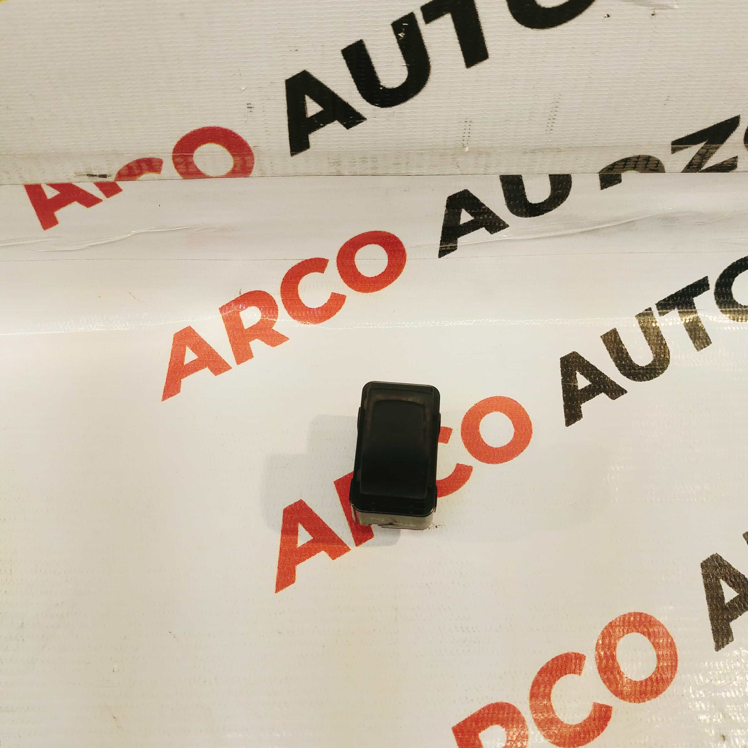 POWER WINDOW SWITCH SINGLE ZEST BOLT TIGOR TIAGO NEXON PUCH ALTROZ TATA 299104575