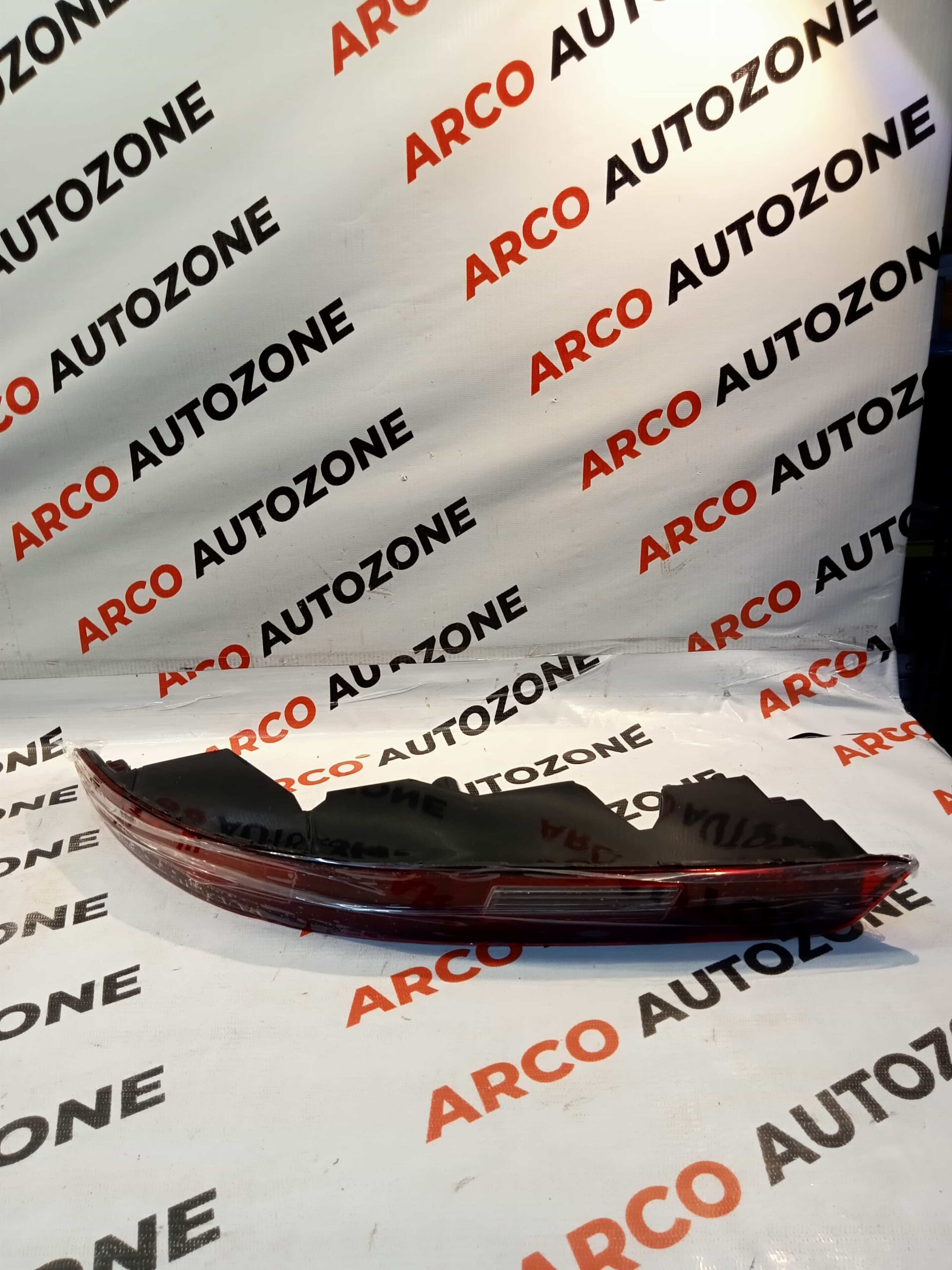REAR BUMPER REFLECTOR Q3 T2 LEFT IMP 8UD945095B