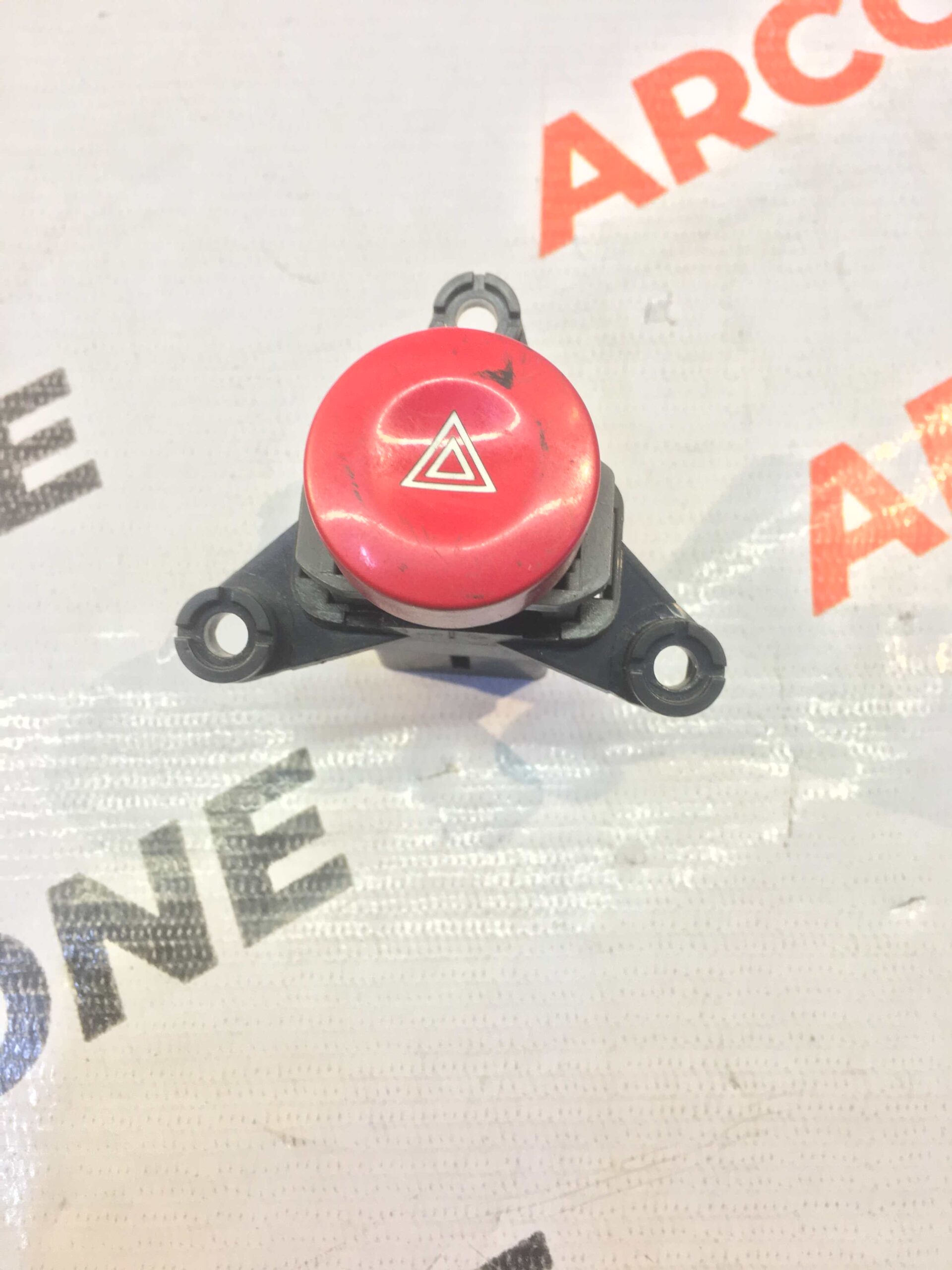 HAZARD SWITCH SPARK GM J96871740