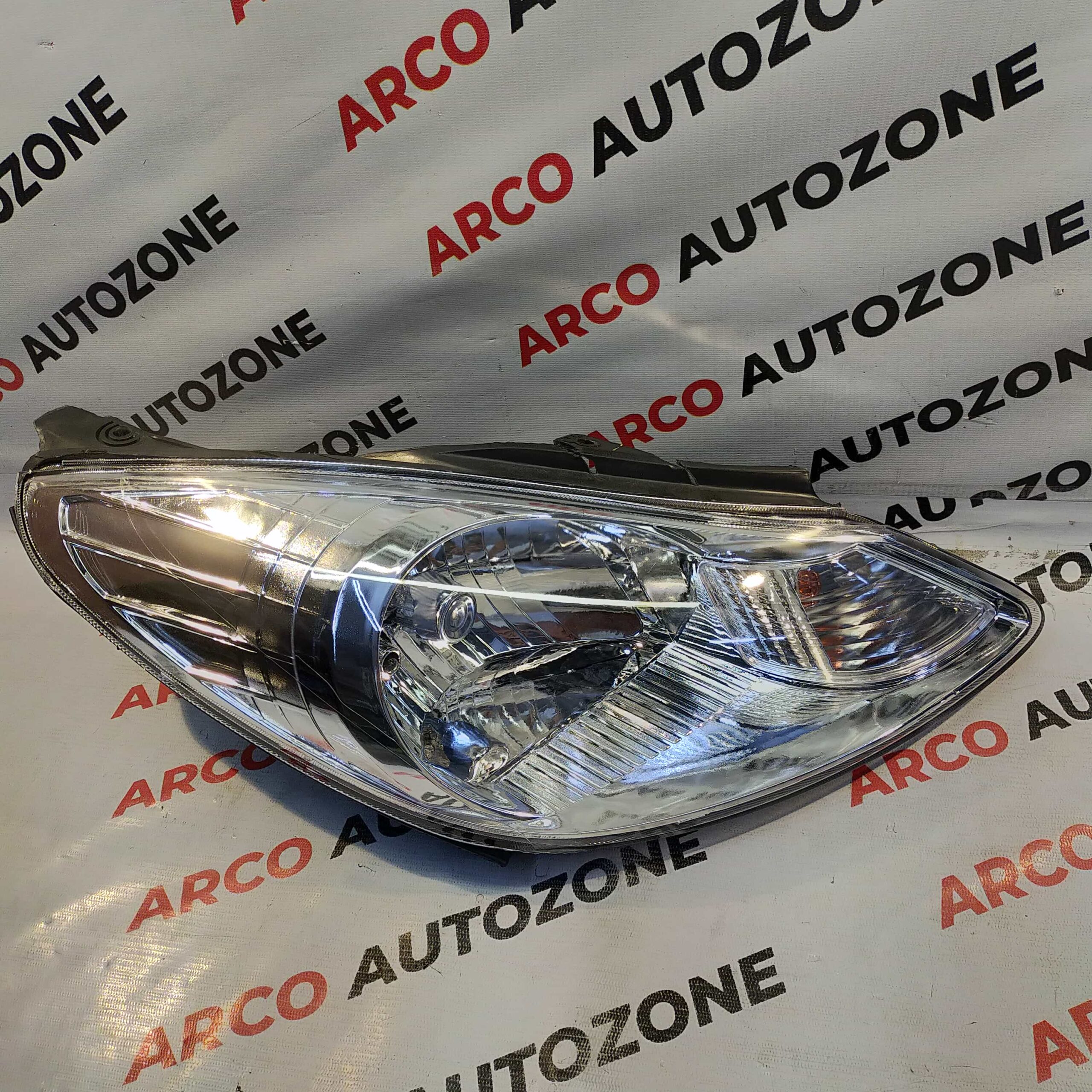 LIGHTING HEAD LIGHT I10 T1 WT IND HOLDER RIGHT MACLITE RHM81HLA