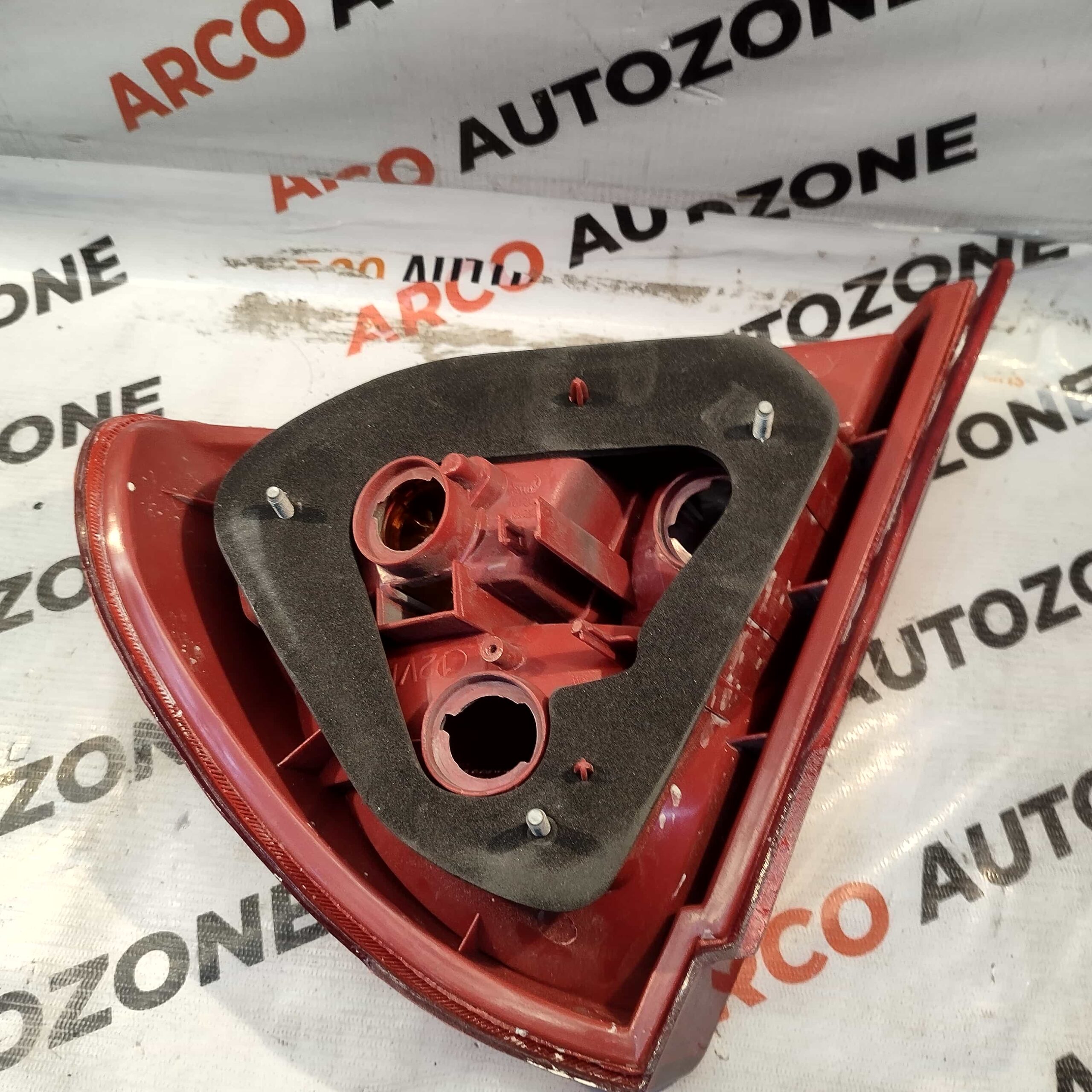 LIGHTING TAIL LIGHT LANCER T1 LEFT DEPO 2141962LUE
