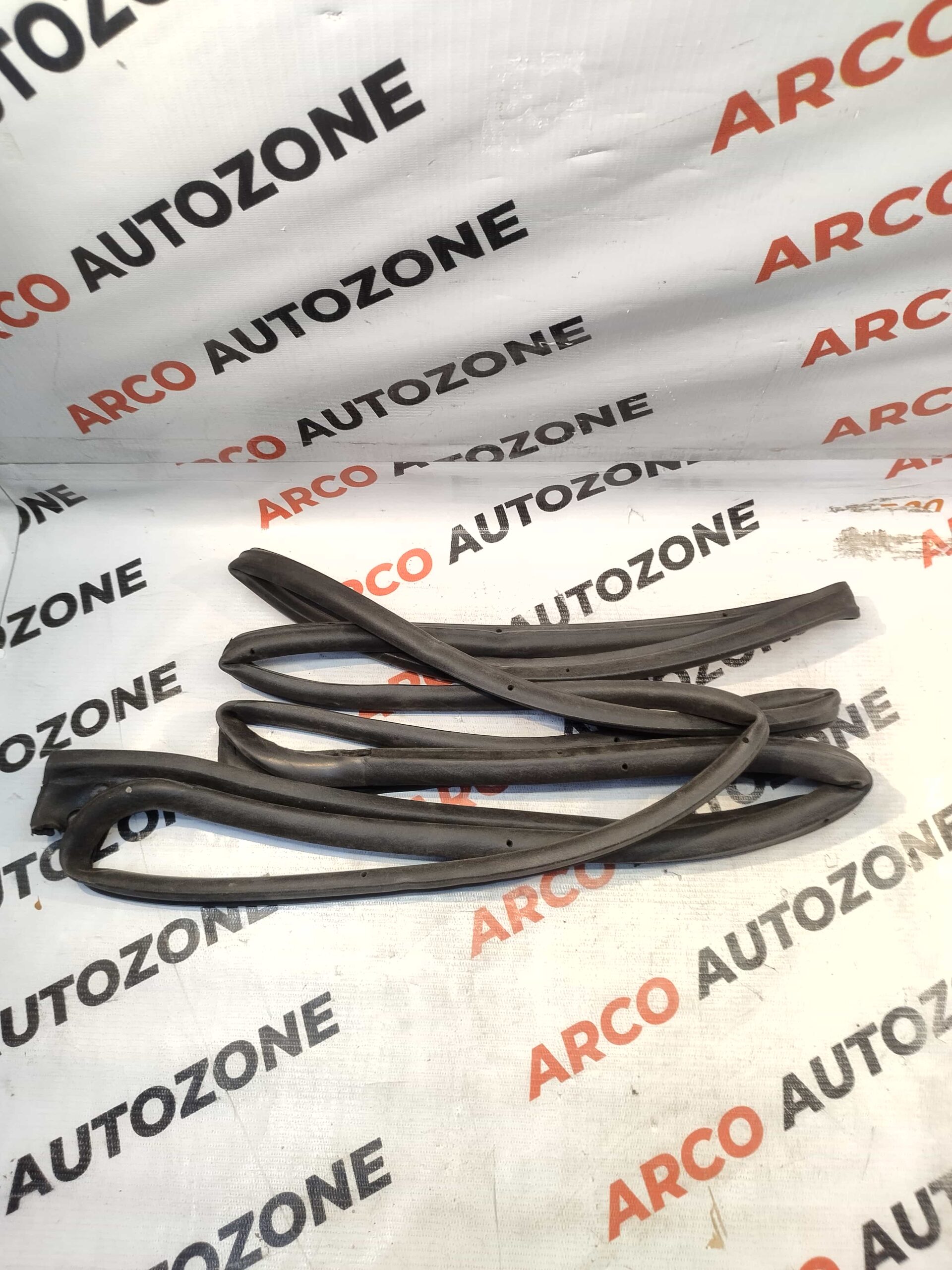 DOOR RUBBER SX4 REAR RIGHT MET 678610K040