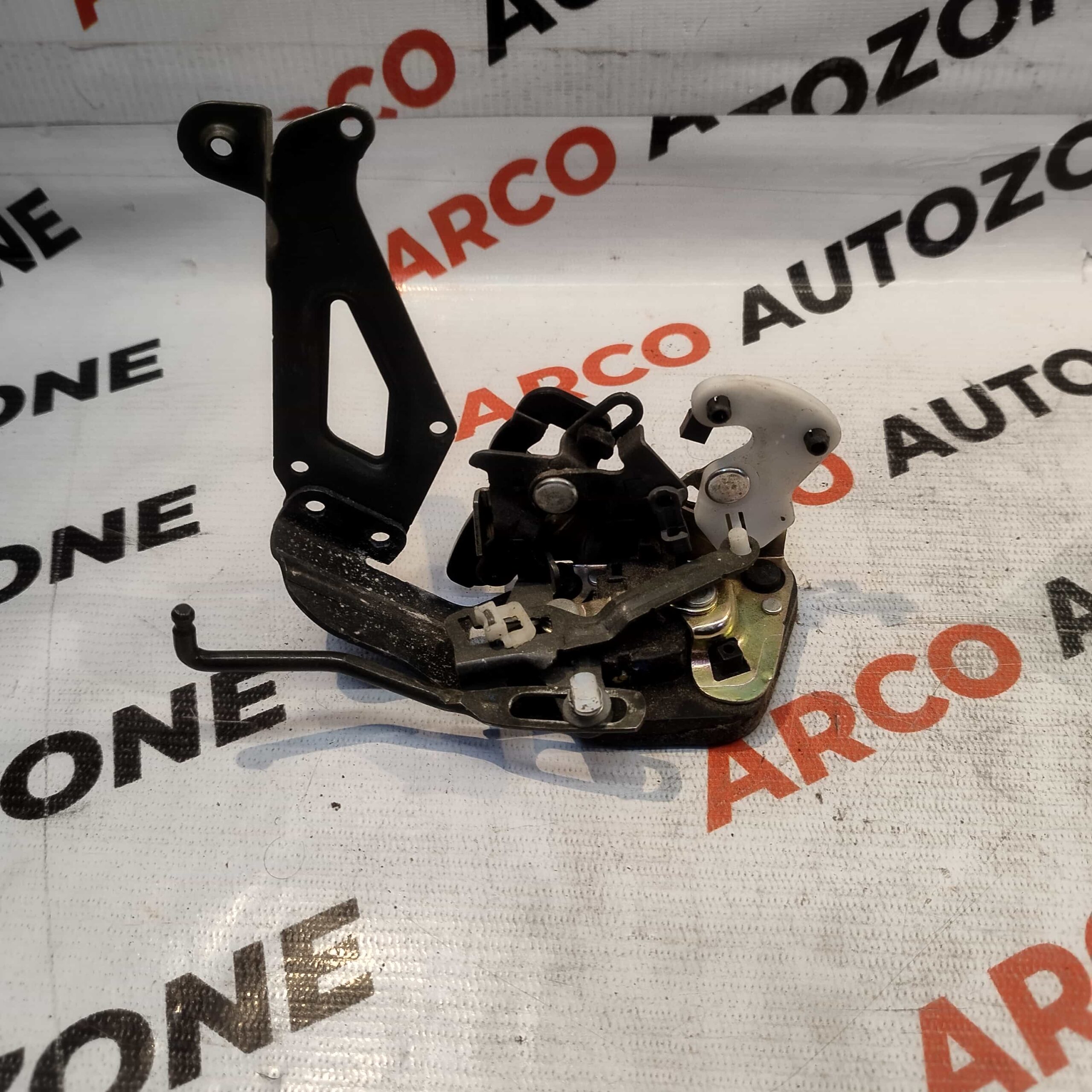 DOOR LATCH ACCENT REAR LEFT PWR HYU 8141025030