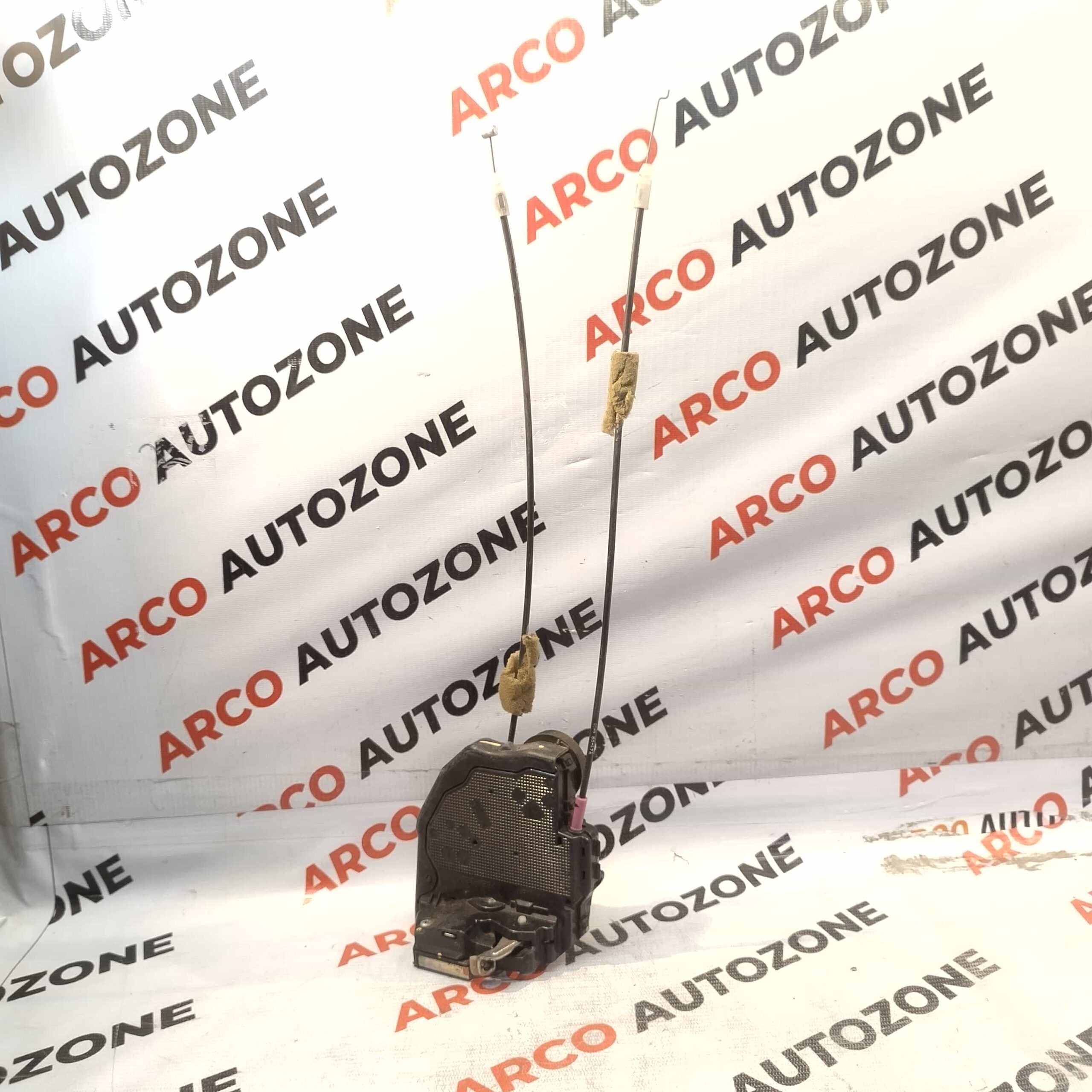DOOR LATCH AMAZE BRIO REAR RIGHT USED