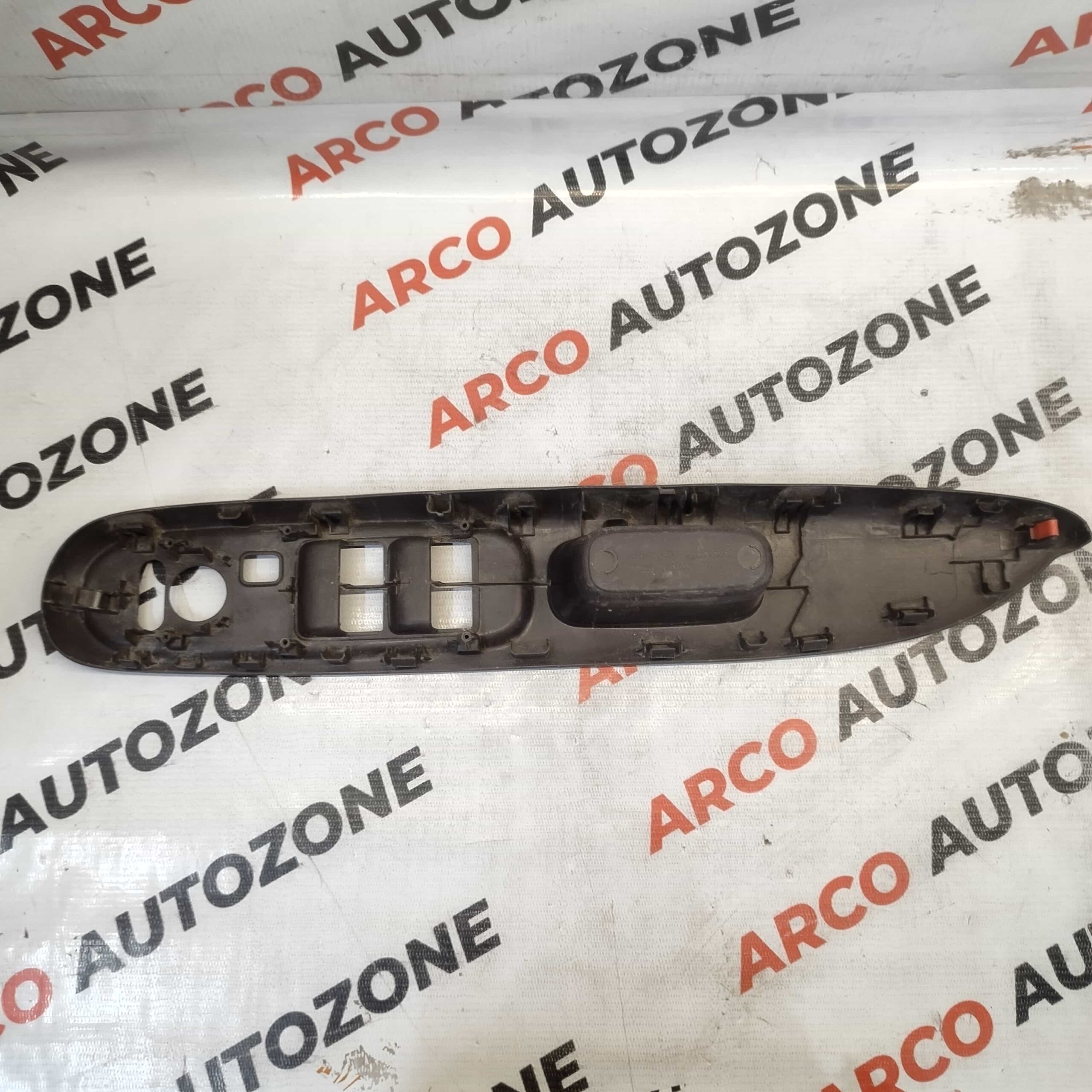 POWER WINDOW SWITCH PANNEL AMAZE BRIO USED