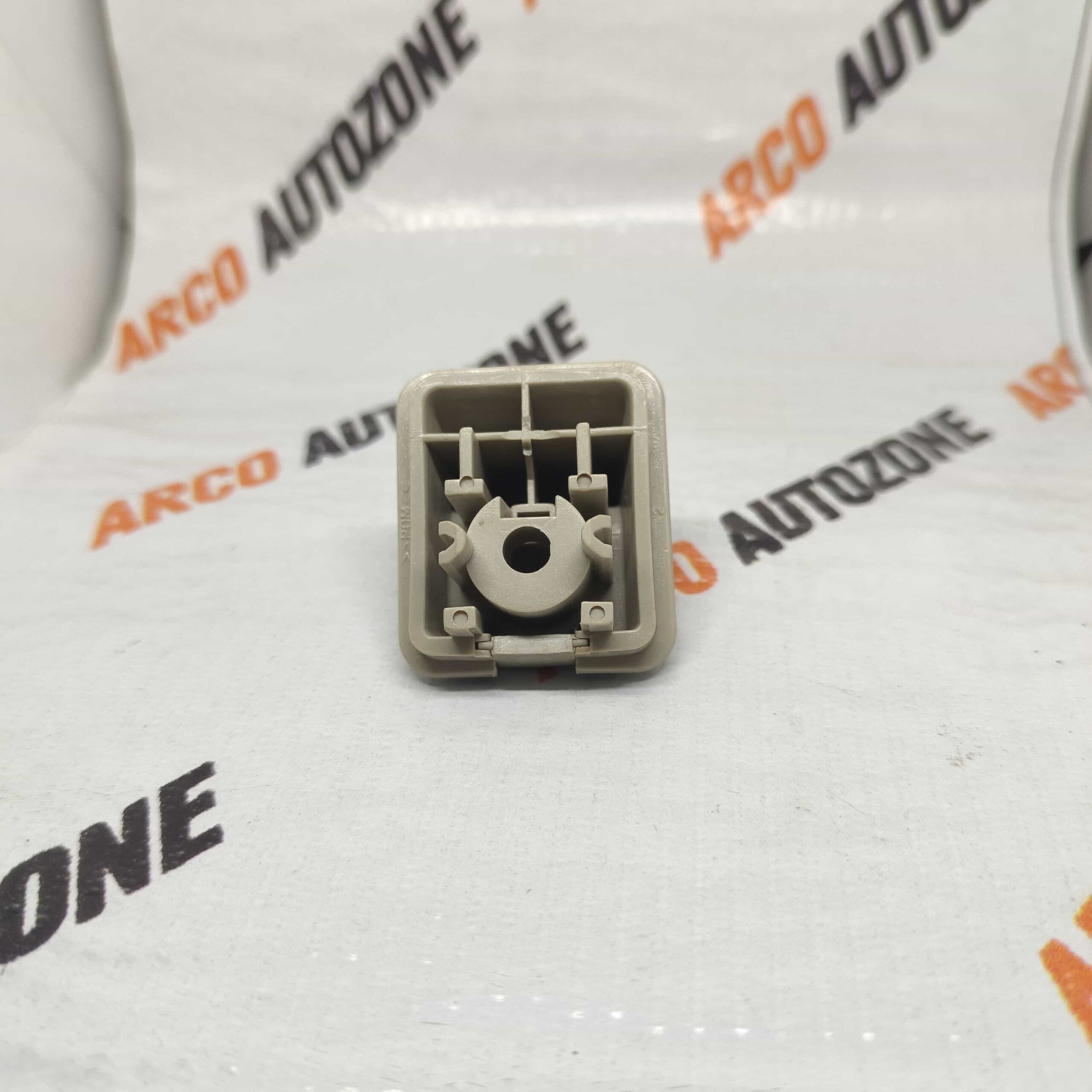 SUN VISOR LOCK XUV500 BEIGE 4176