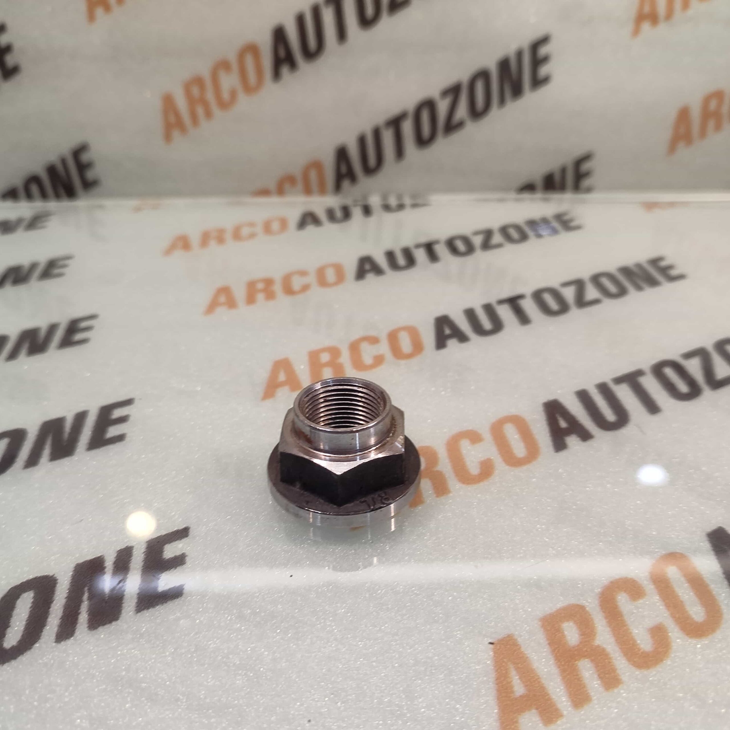 AXLE NUT EON