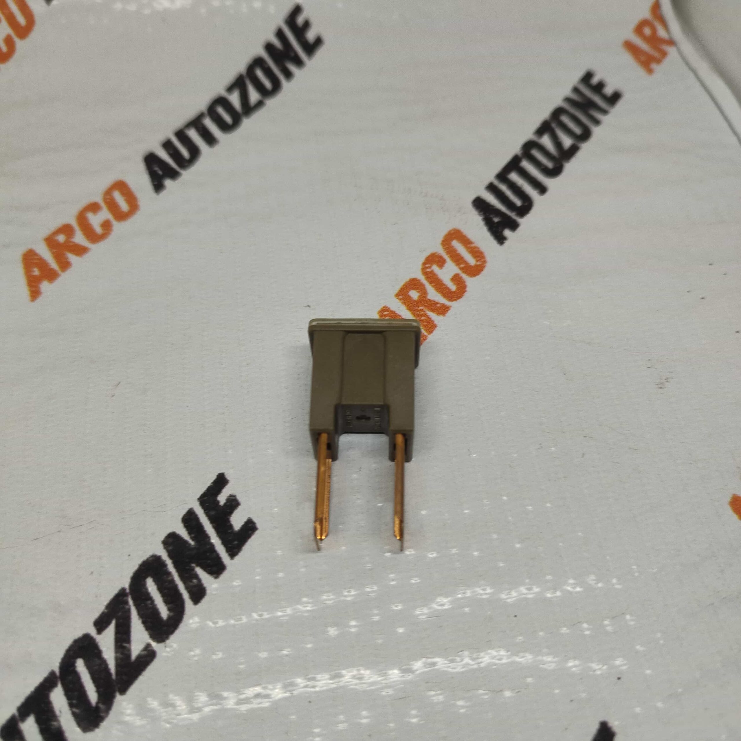 BT MALE 70 AMP GREY