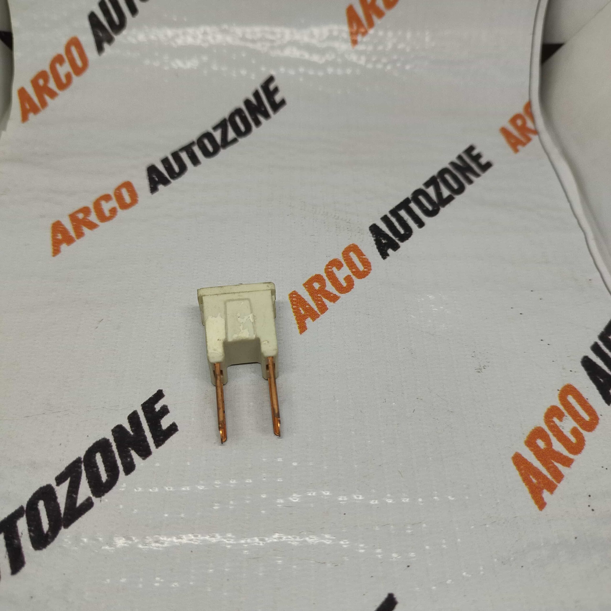 BT MALE 120 AMP WHITE