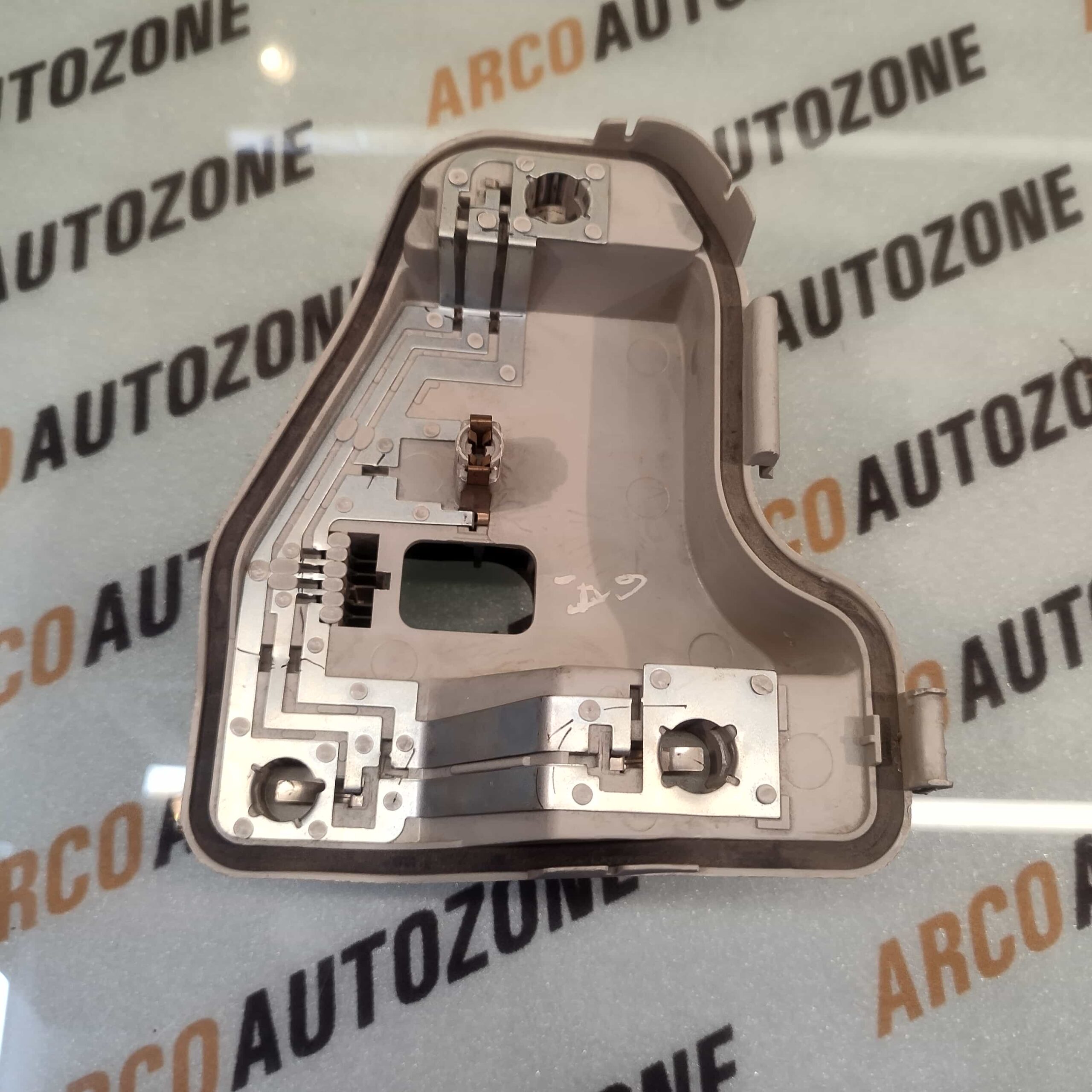 TAIL LIGHT HOLDER VENTO 1ST GEN LEFT VW 6RU945257A